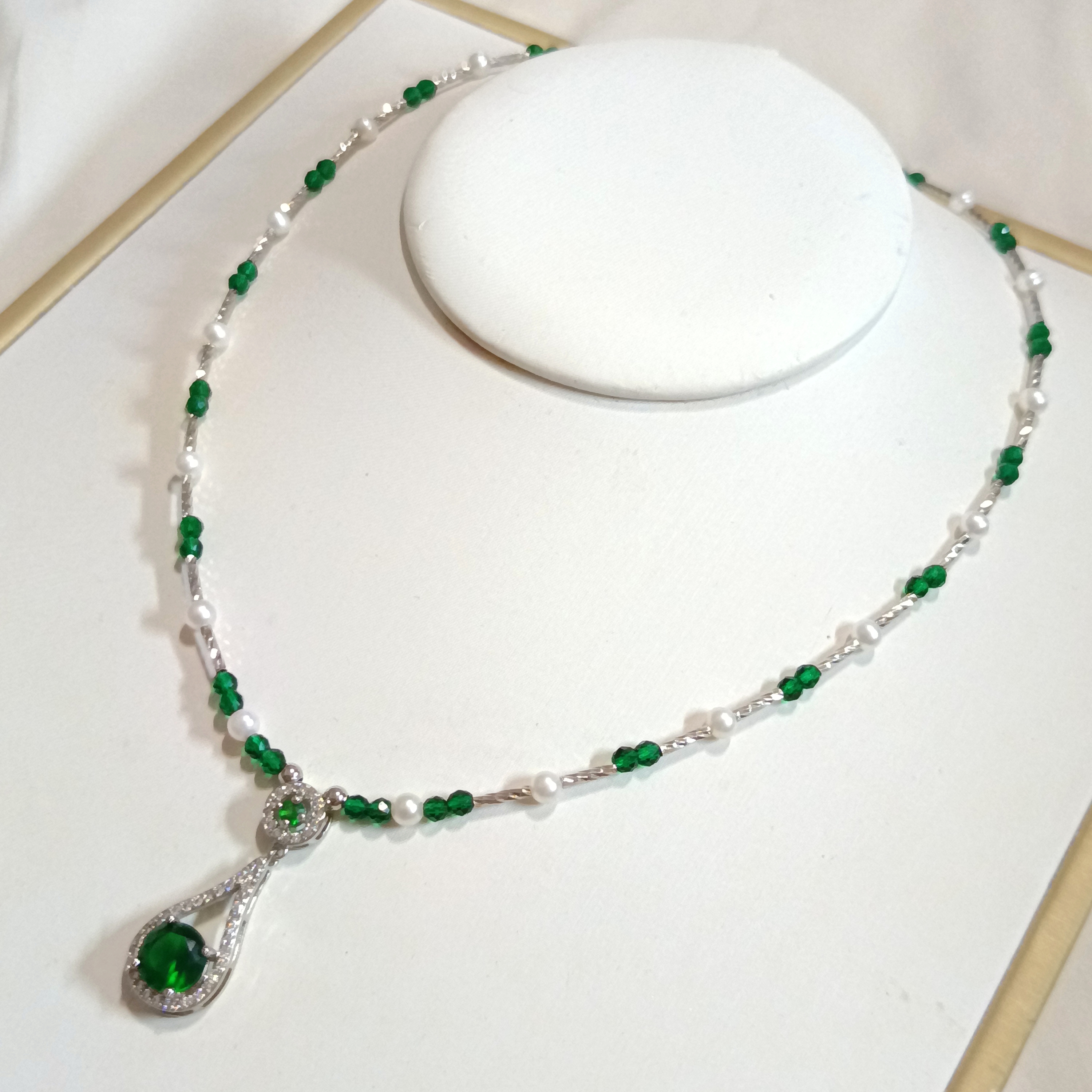 🎉99特惠精品🎉正圓強光淡水AKbaby珠+綠鋯石注白金吊墜套鍊