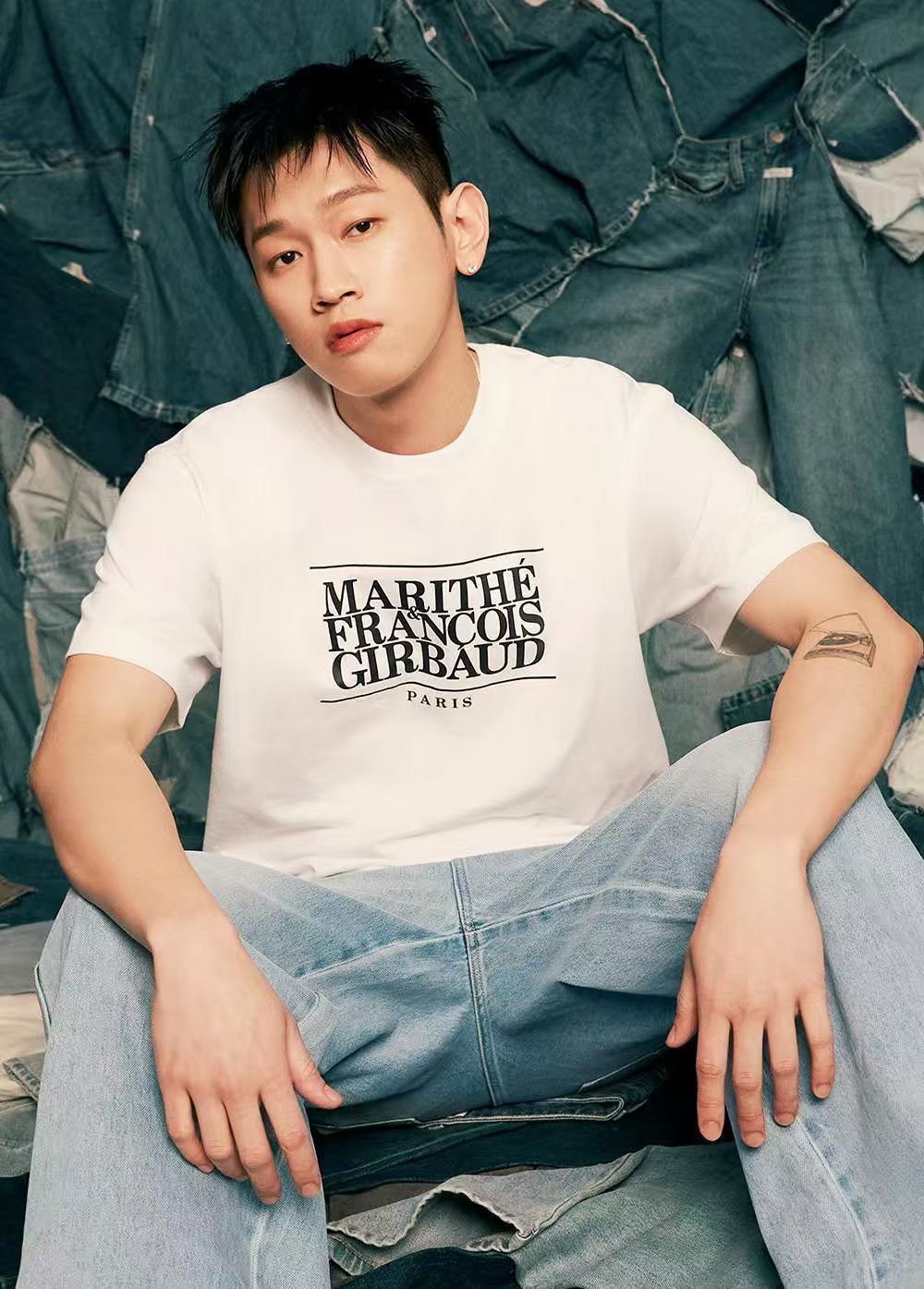 多色選擇。$128件。2件起$118件。Marithe短袖圓領T恤 *男女同款*