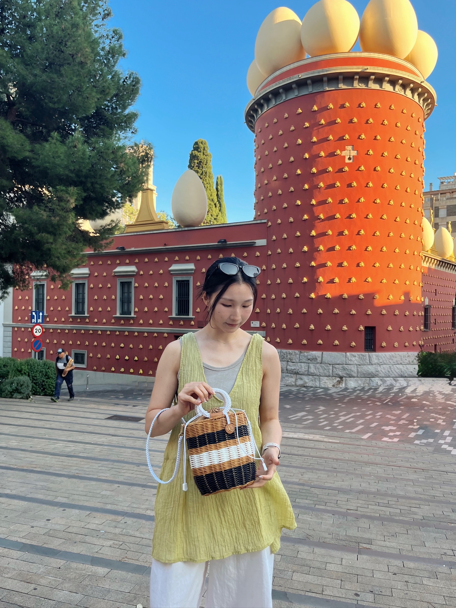 PLASTIC ART - Striped Woven Bucket Tote