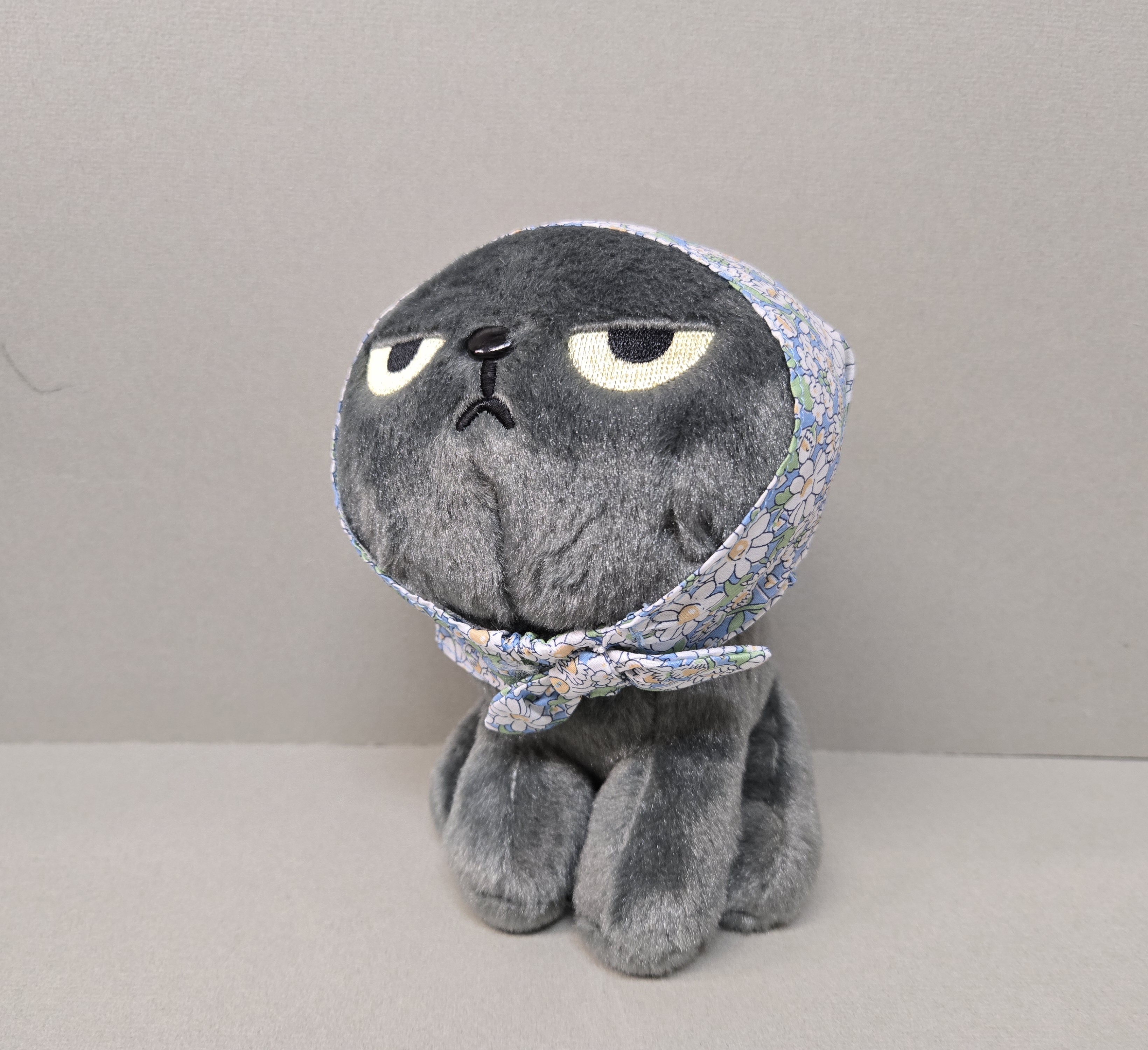 憤怒的真知子黑貓M size公仔