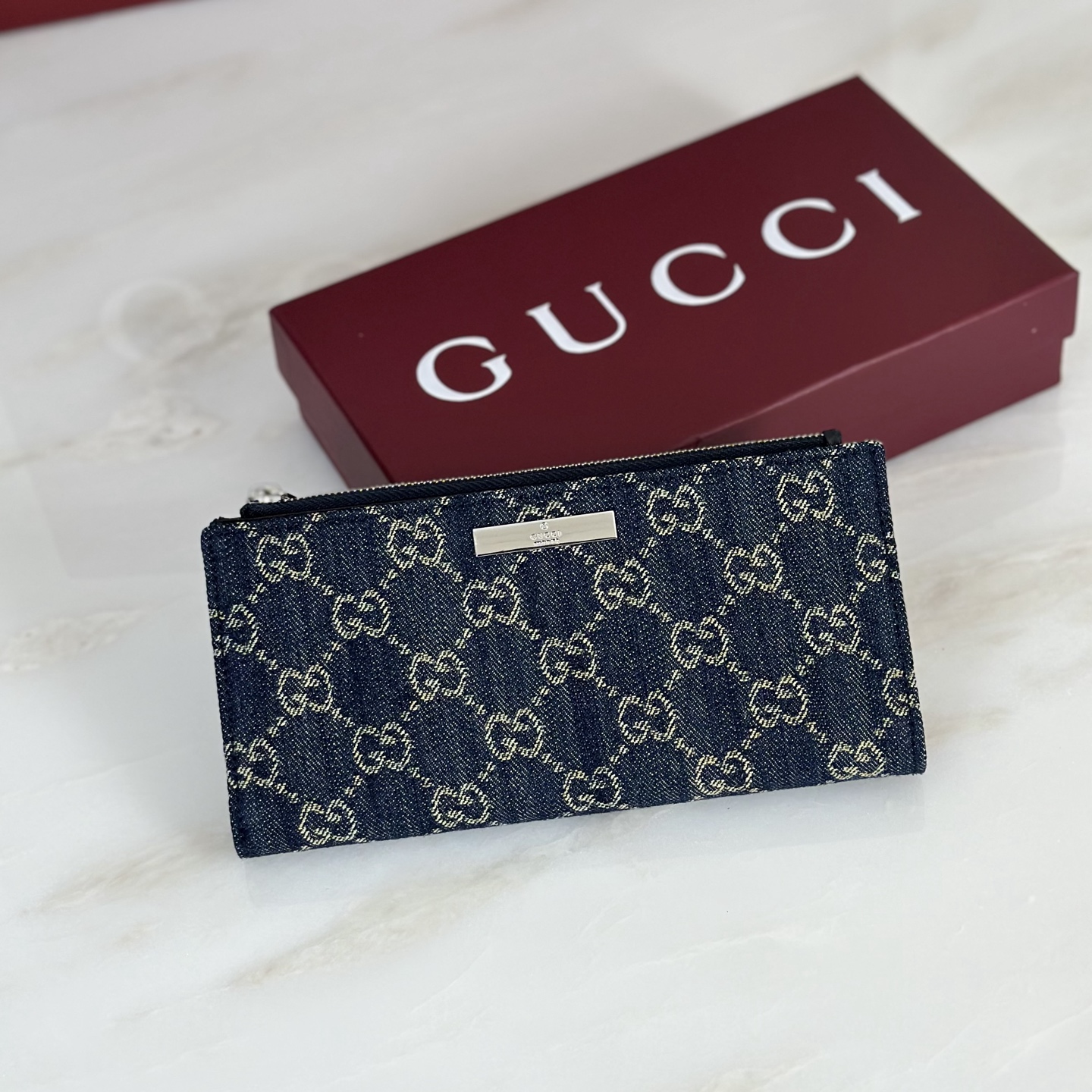 GUCCI  Long wallet with Gucci plaque 長款銀包