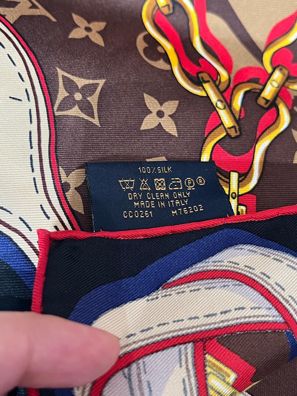 LV scarf Tribute To Square M76202,100%Silk,100%Authentic, 98%new ✅Box