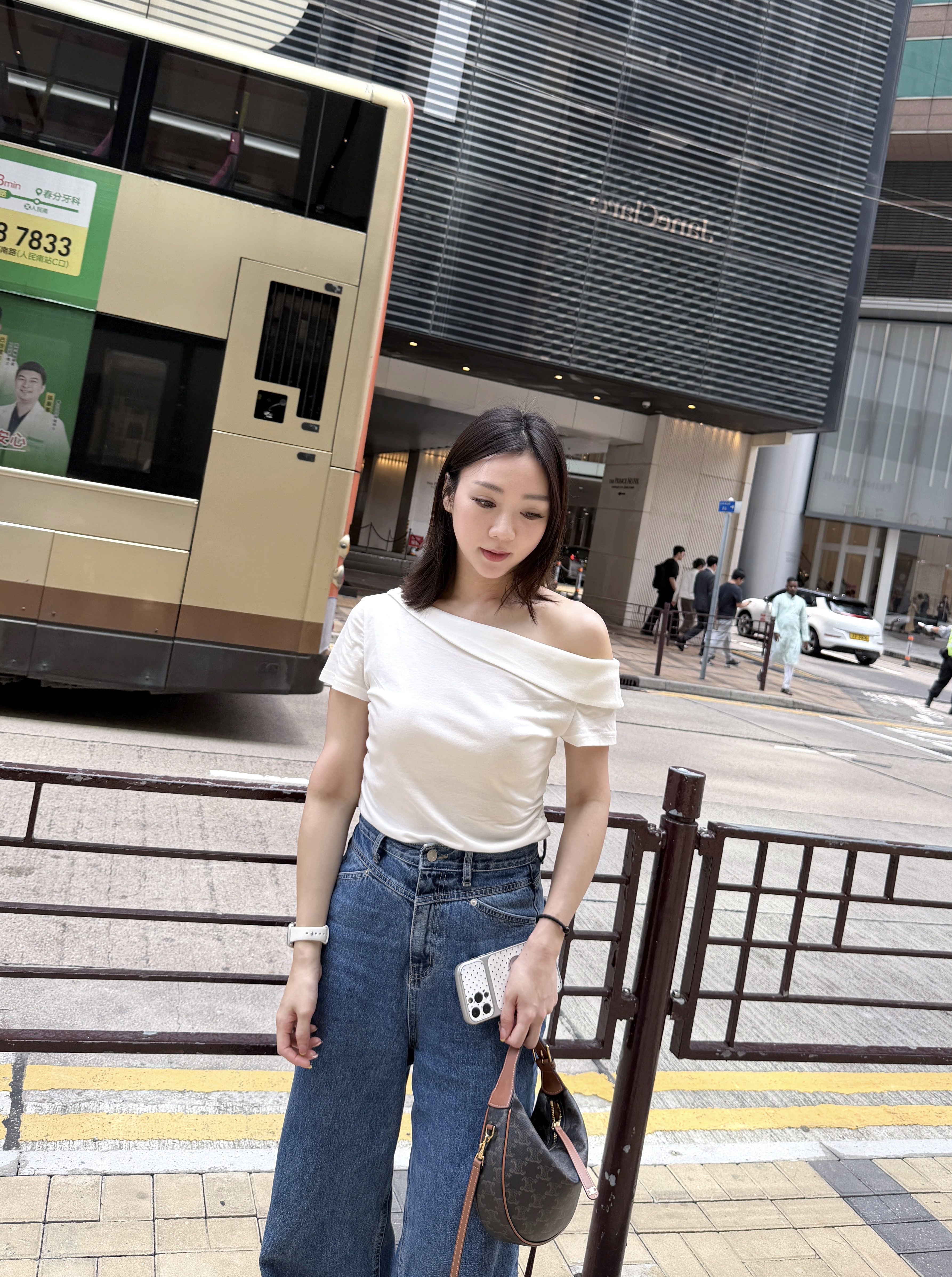 斜膊Tee