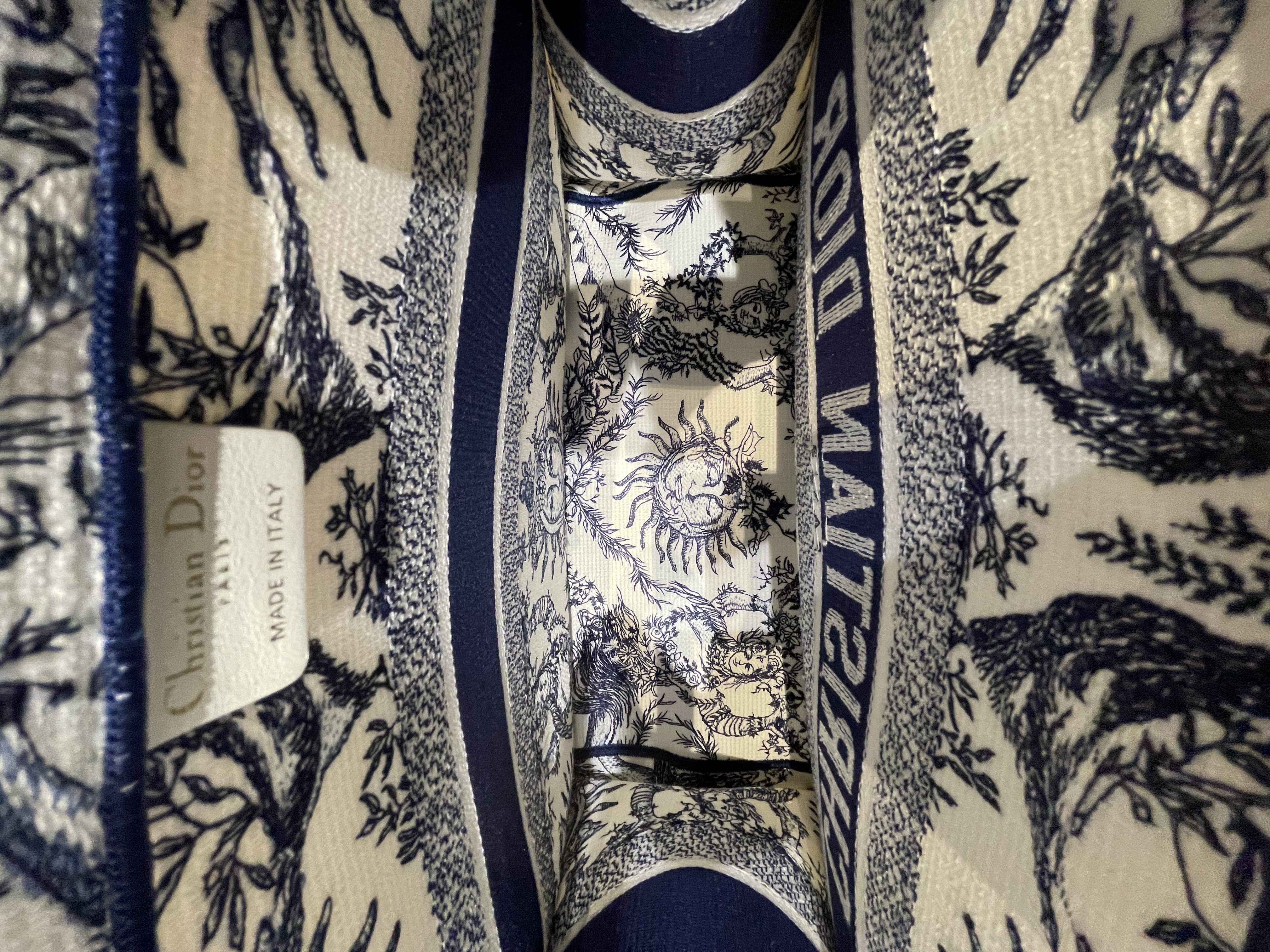 直播貨品 |  [1個-$100 2個-$300］JJ31