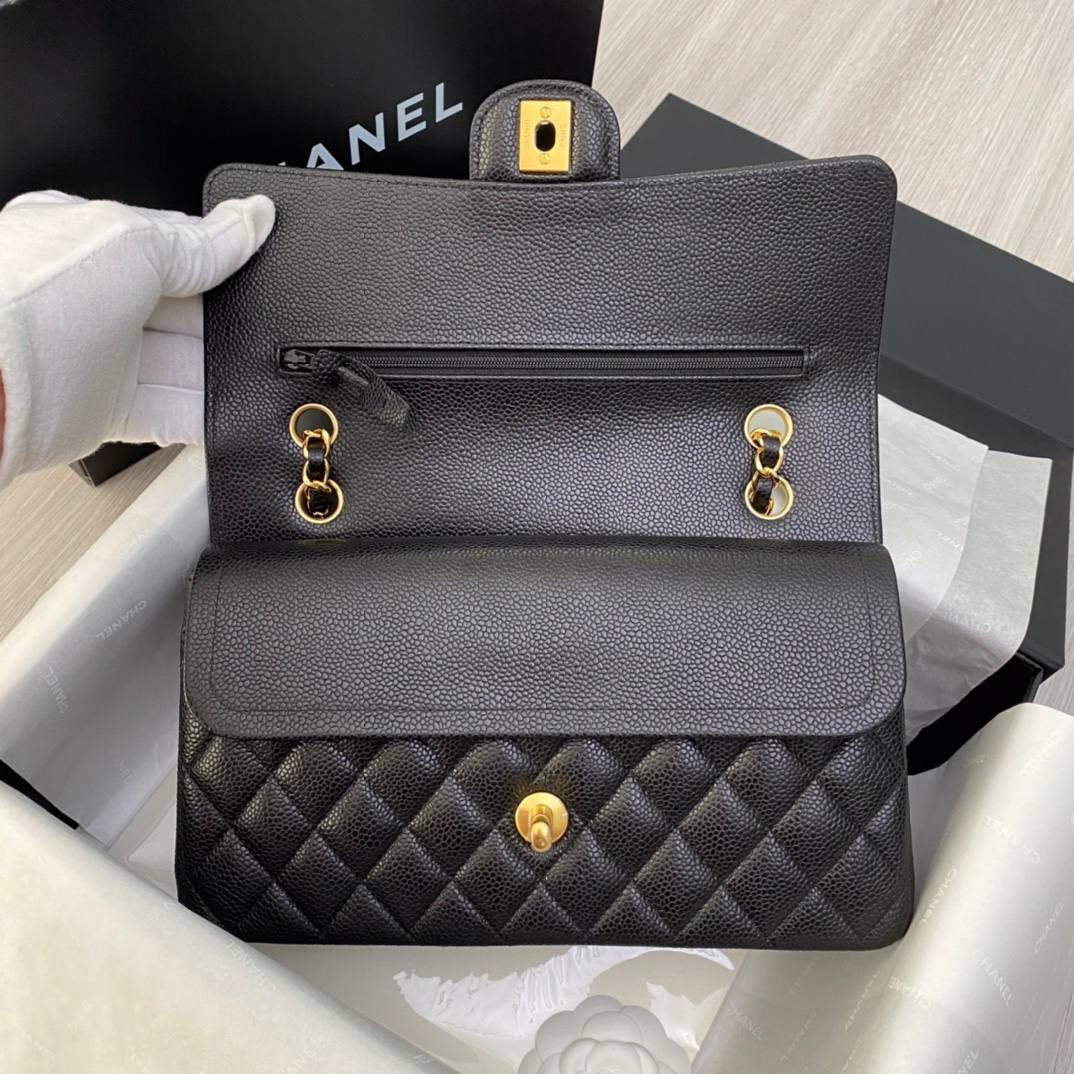 CF经典荔枝纹金扣25cm渠道货接单！❤️‍🩹 所有鉴定点都已过，还是个驴一样，渠道货，原厂五金原厂面料，组装货！随便对比市场任何一家都没问题，只对比钻柜，此款我们自己有买原版！我们一直坚持一个原则，无原版不开发，不是自己的货不卖！ 每个月会有一款小C上新！