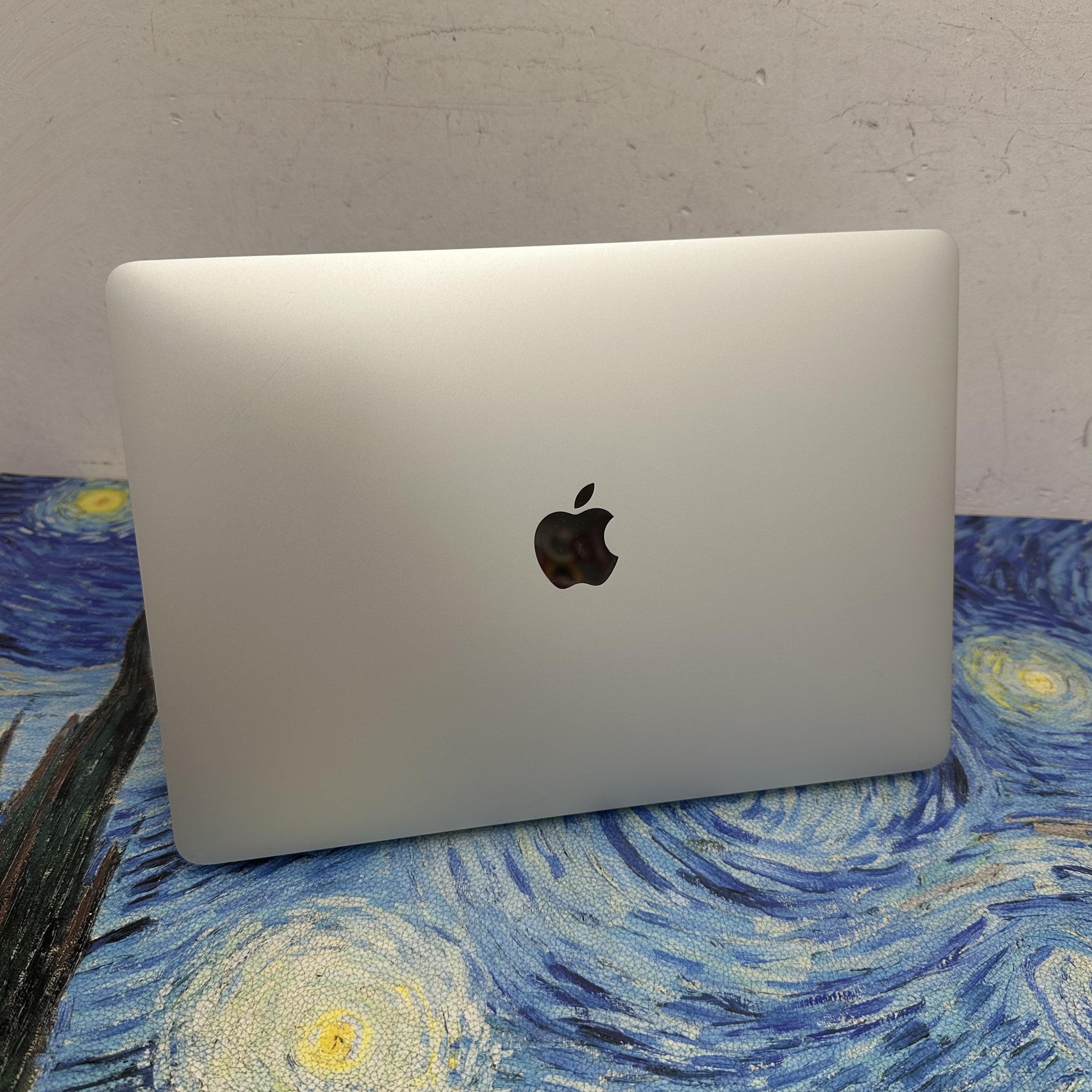 #6014 Apple MacBook Pro 2021/APPLE Retina/M1 CPU/8GB Ram/512GB SSD/Touch ID/13吋Mon/太空灰/ Gaming Laptop / Notebook/ Movie / Netflix / Office / Work / YouTube