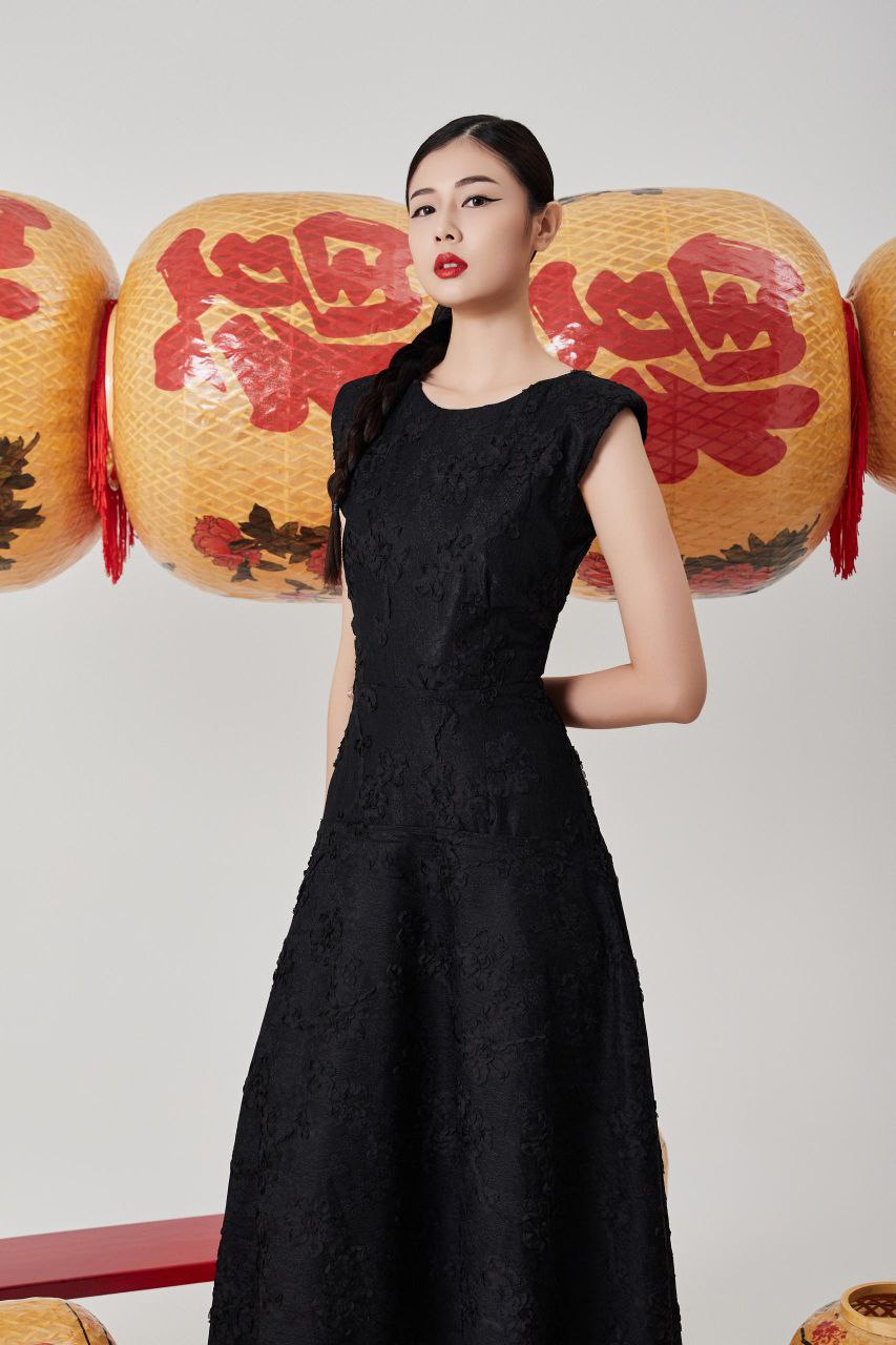 刺绣立体花朵优雅连身裙 2083