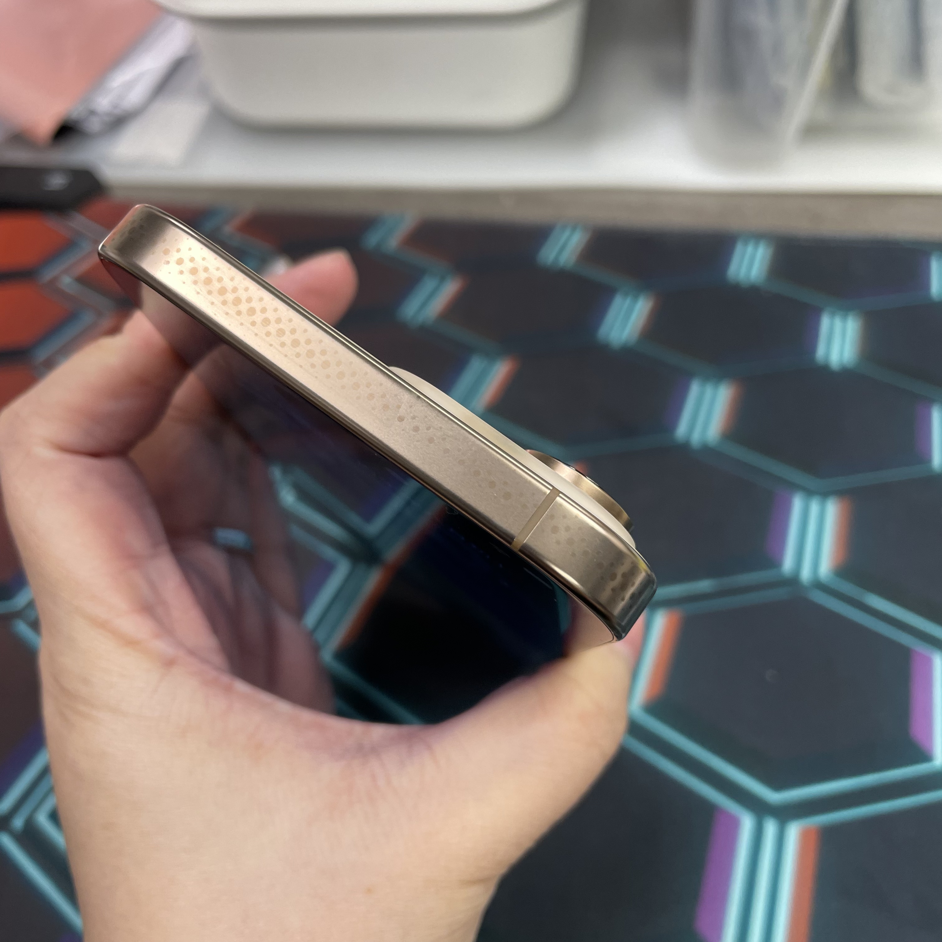 *7928 16 pro max 勁靚機 256GB 電82 沙色 gold