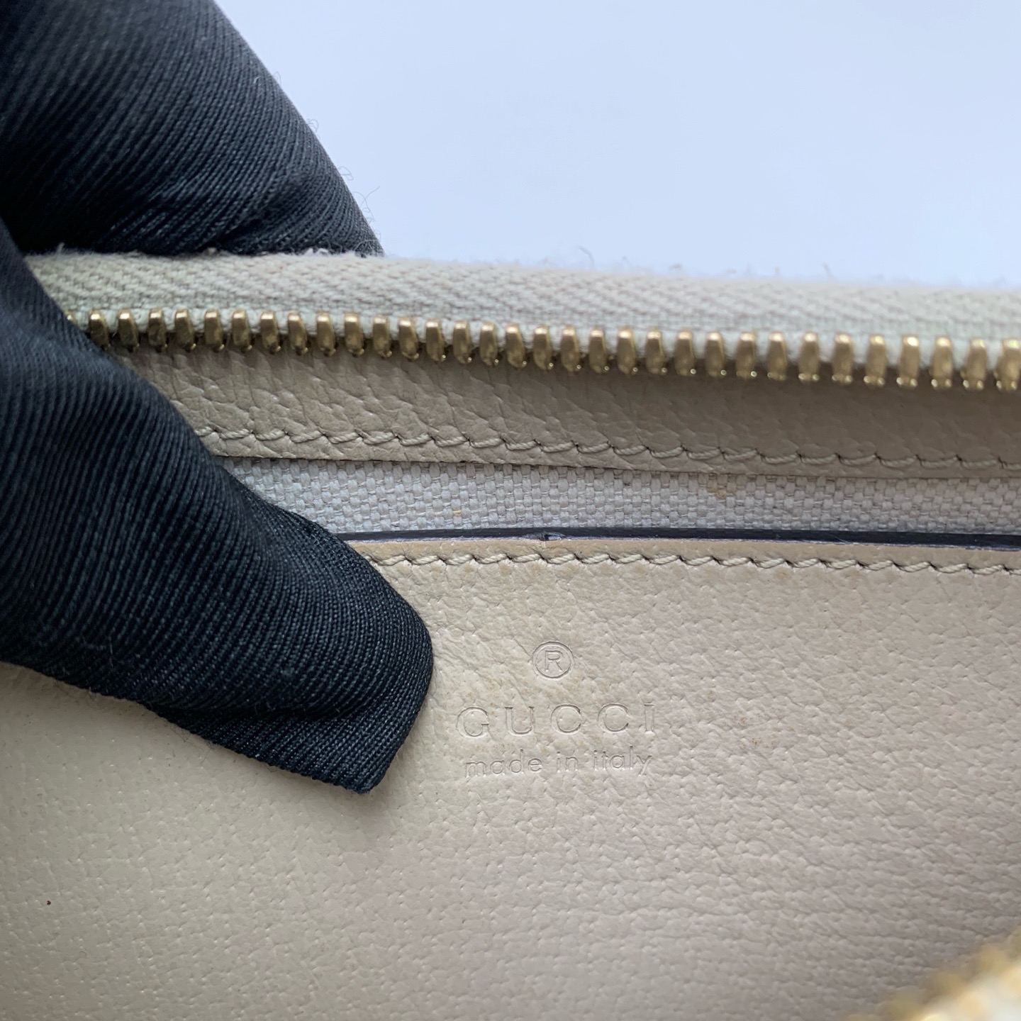 【預訂貨品】GUCCI 米白色 GG老花腋下包