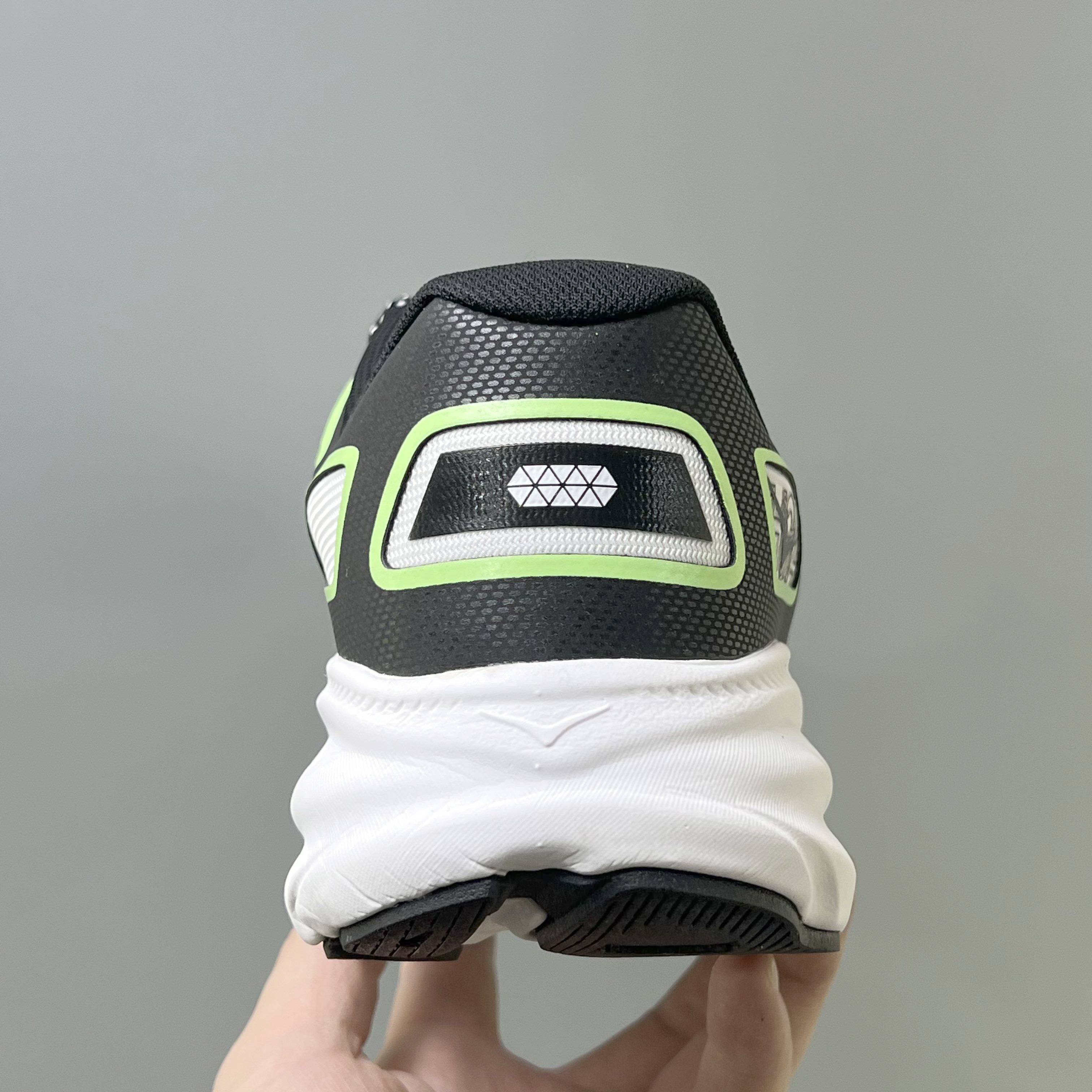 HOKA ONE ONE Clifton One9