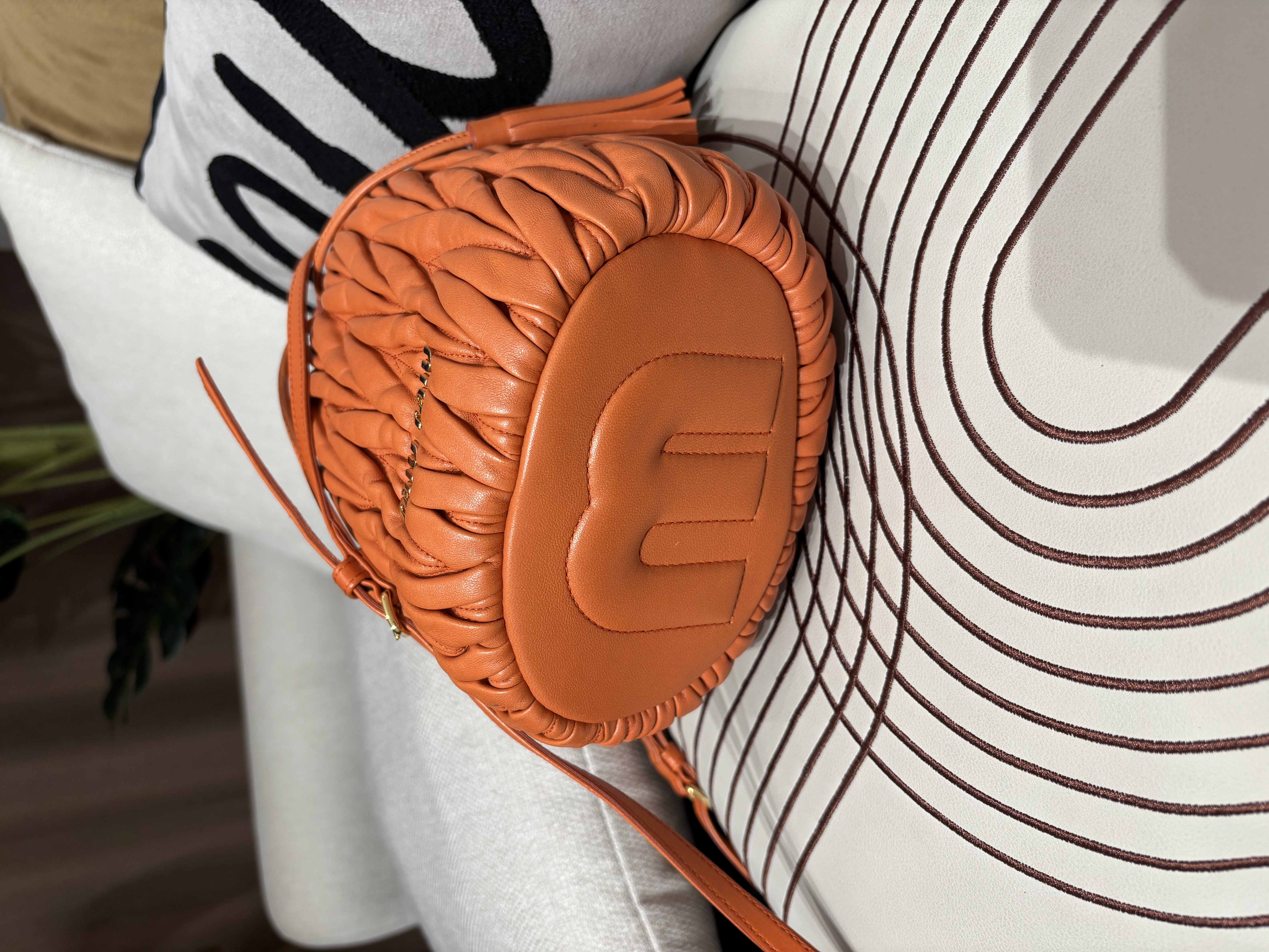 Miu Miu Matelassé Bandoliera bag model 5BE014,2019年 100%Authentic, 98%New ✅證書✅Dust bag