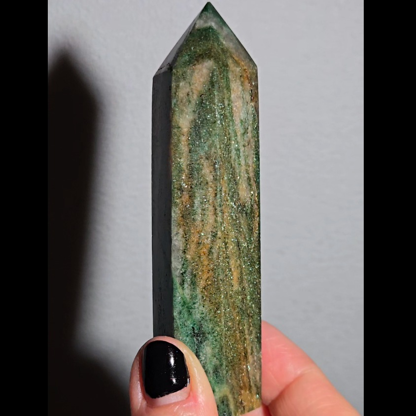 Sparkly green and golden mica fuchsite tower - MCA64