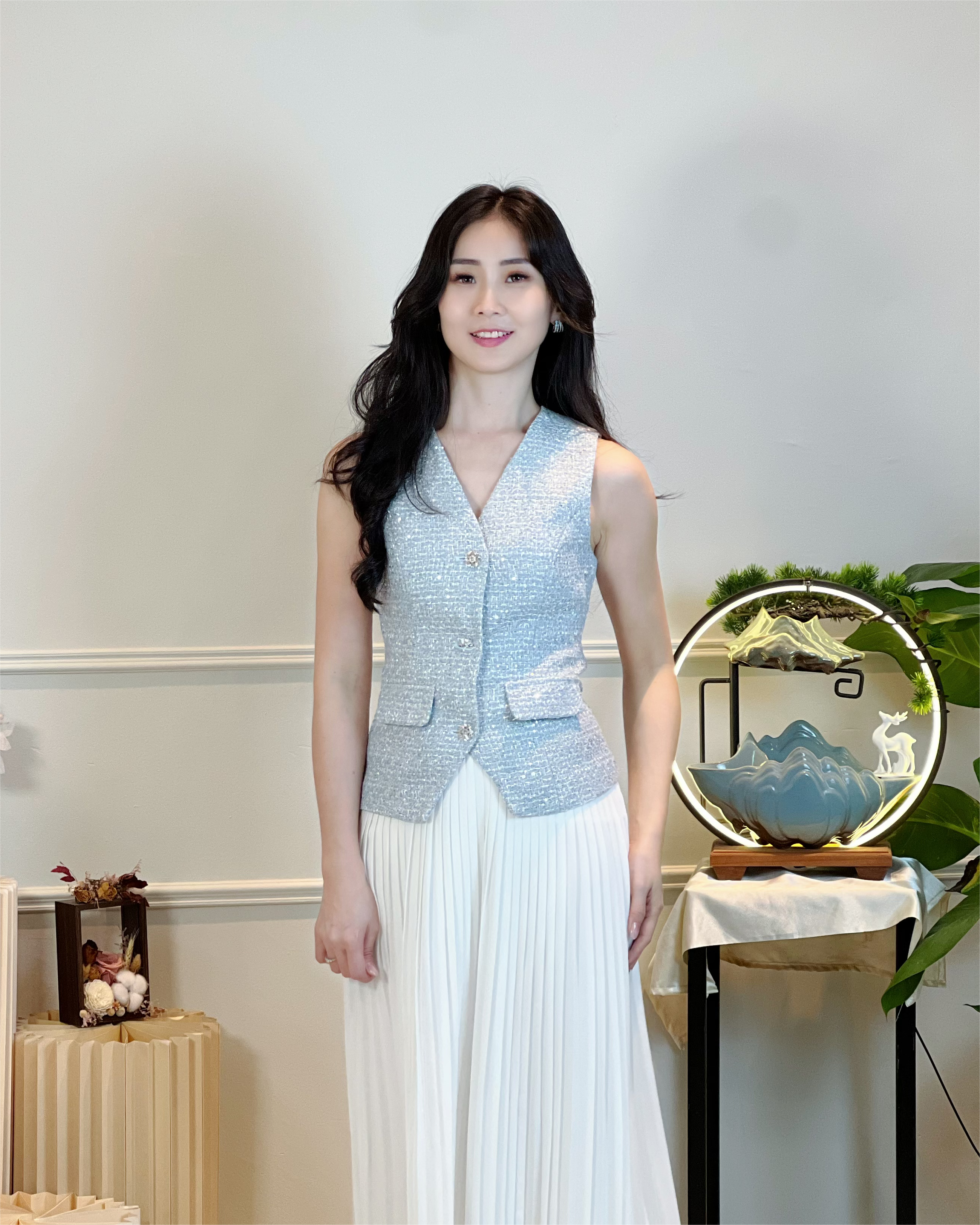 5094 Parisian Chic Sleeveless Top