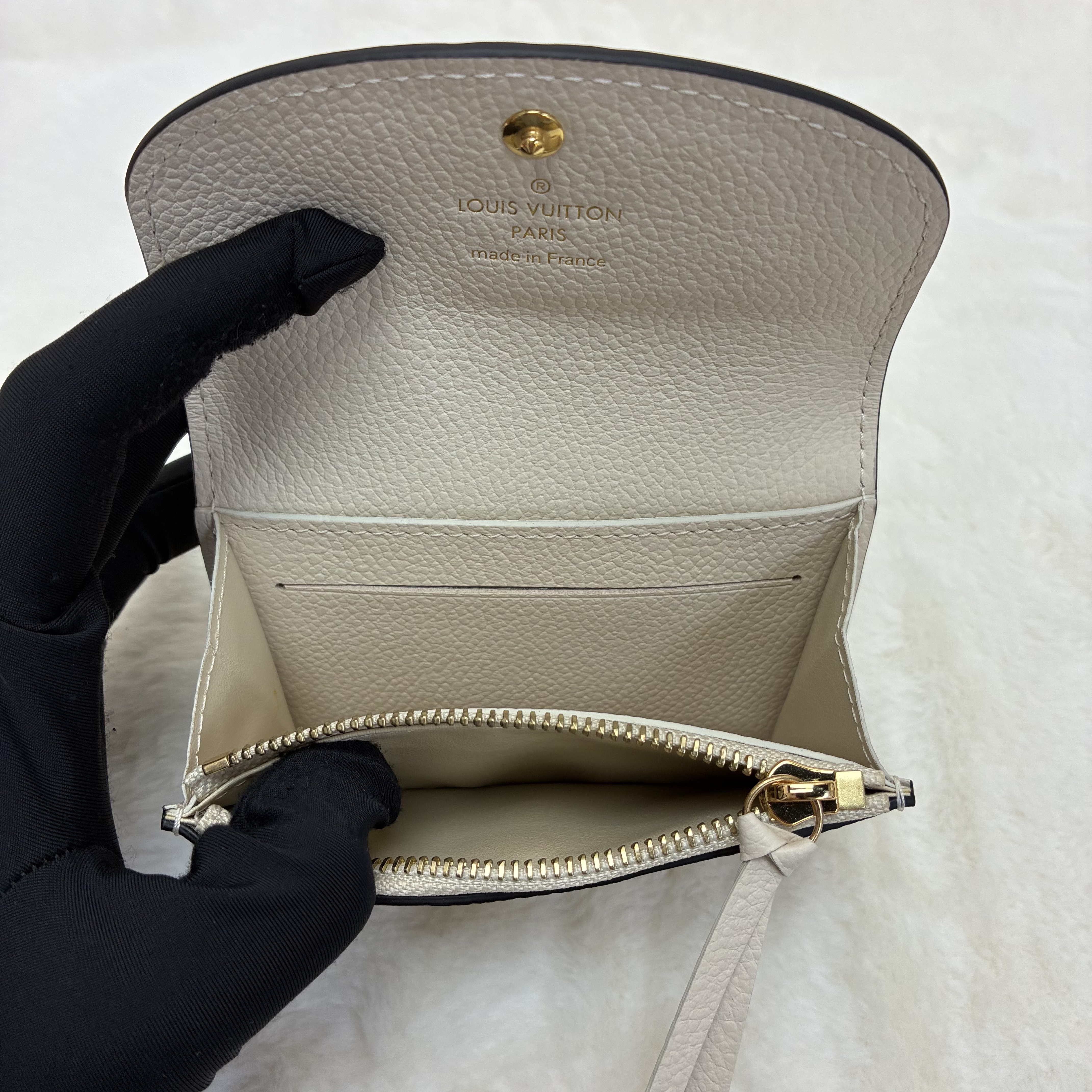 LOUIS VUITTON Rosalie 經典老花滿印 Monogram Empreinte 壓紋軟粒面牛皮革 「合送禮」 LV 拉鏈卡包