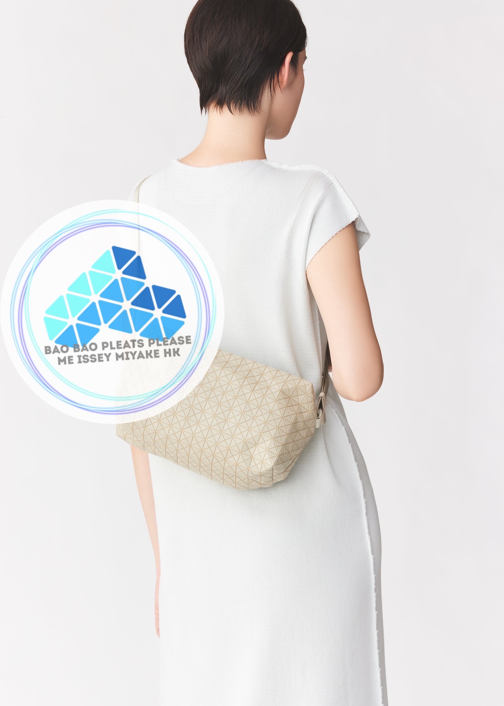 Kuro 相機包型斜孭袋saddle crossbody bag beige米色