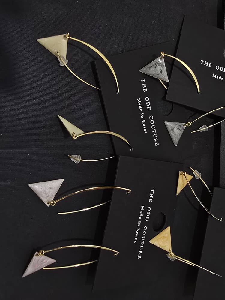 Triad Curve Earrings