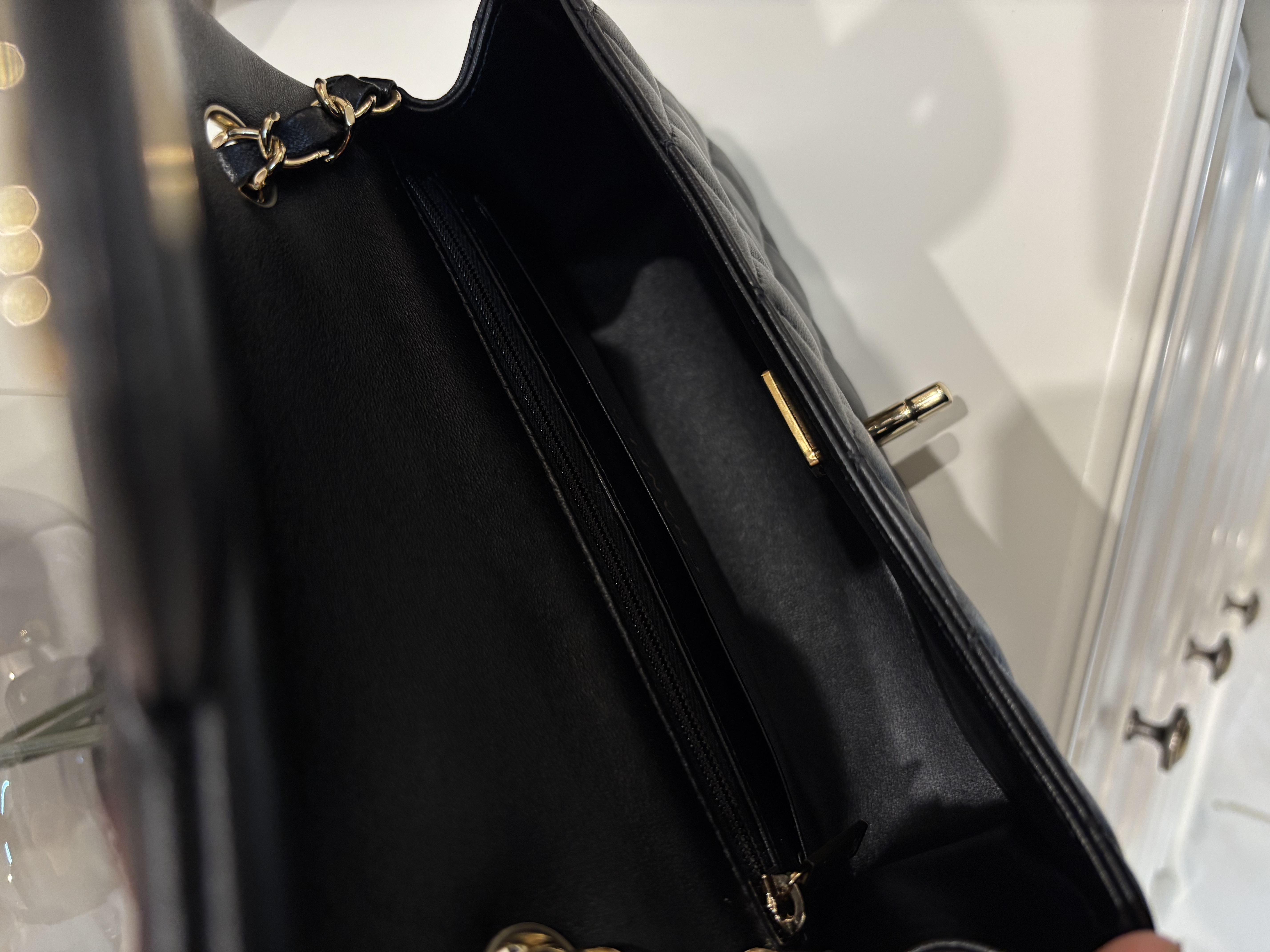 Chanel mini flap bag A69900 20cm classic flap 100%Authentic, 98%New ✅專門店收據✅晶片✅塵袋✅盒 