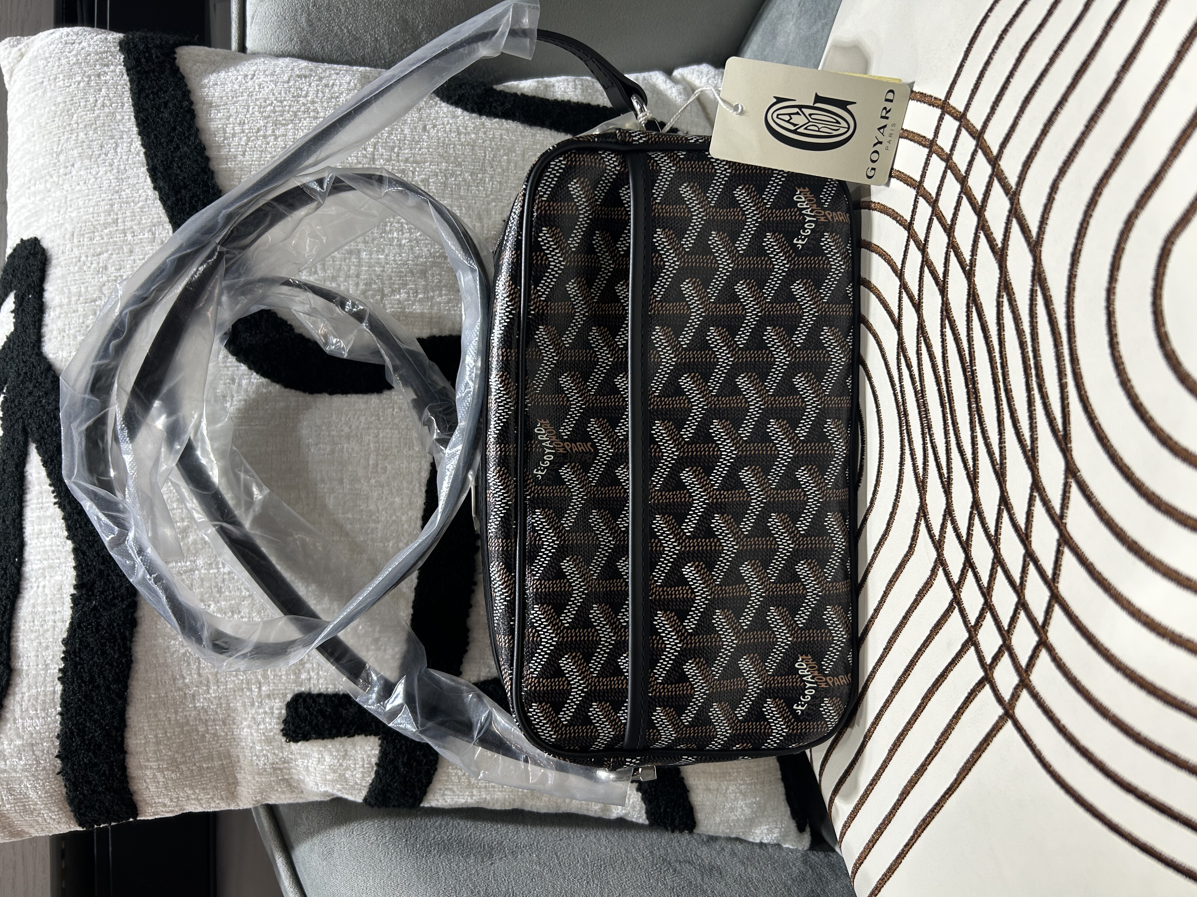 全新 Goyard cap vert pm bag NOIR 黑色camera bag  100%Authentic ,100%new ✅專門店收據✅dust bag✅紙袋
