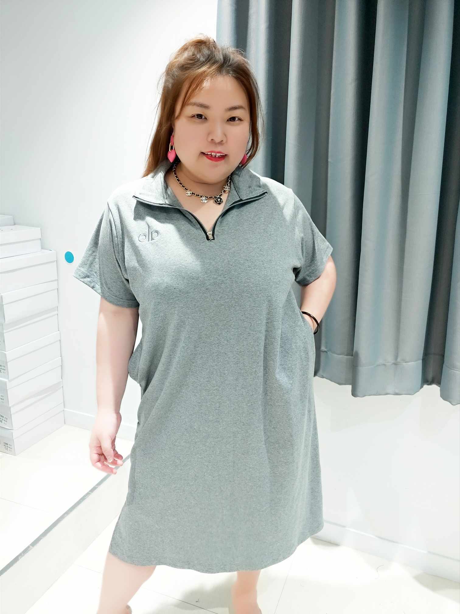 DOA13  Alo拉链设计单色连身裙