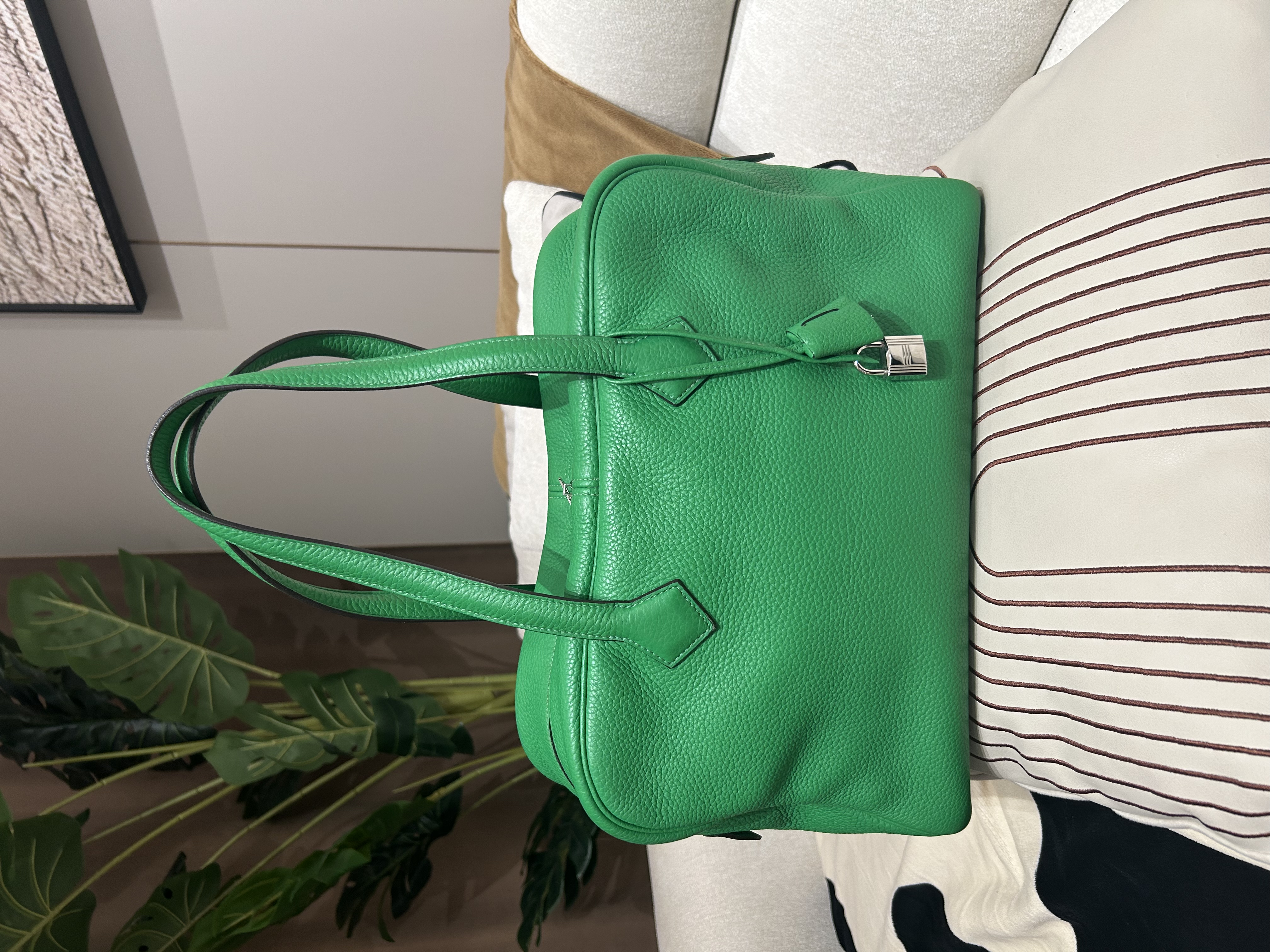 HERMES Victoria 35 shoulder bag Stamp [R] 竹子綠 100%Authentic, 95%new ✅ dust bag  