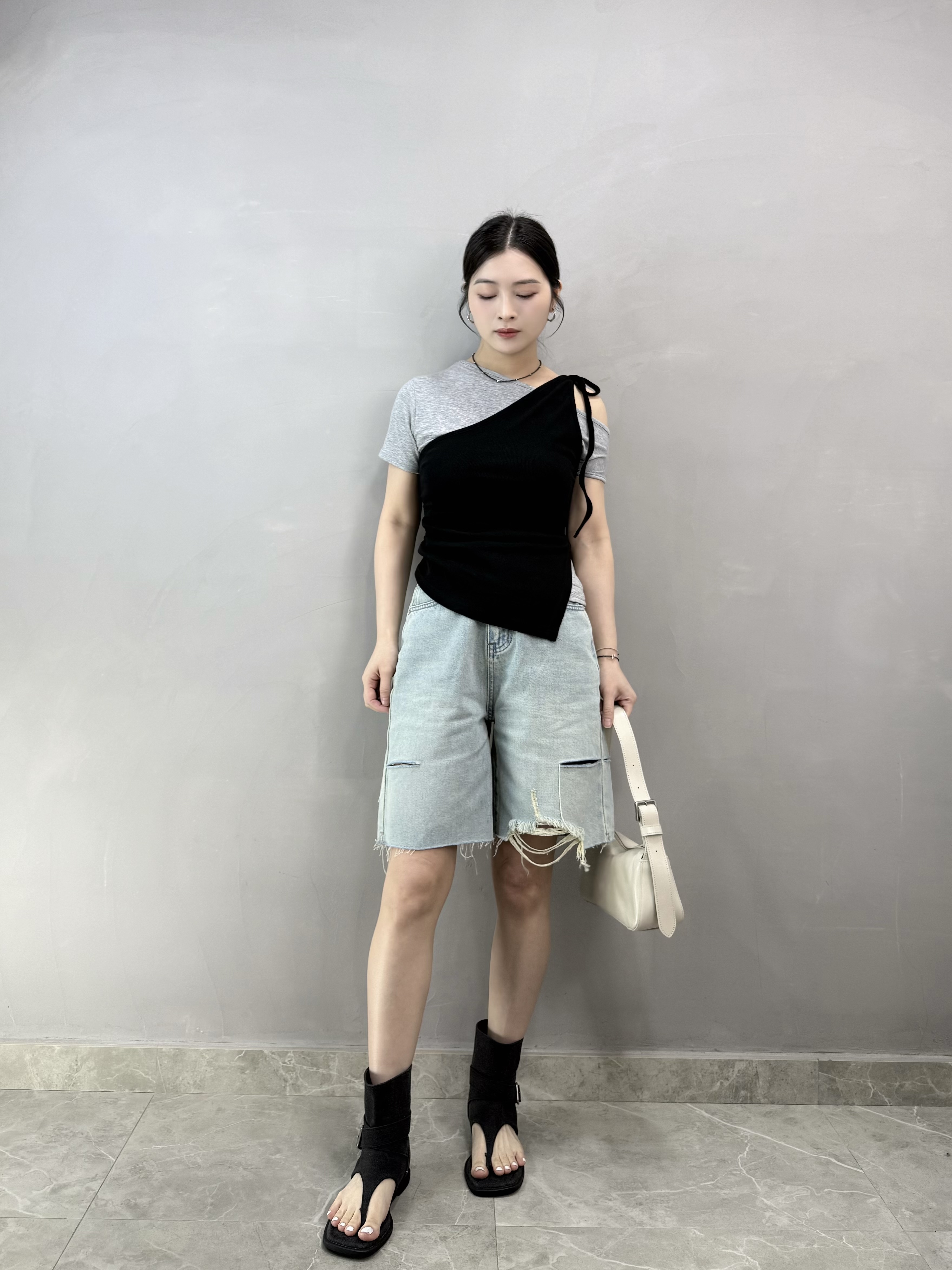 O68 斜領假兩件top