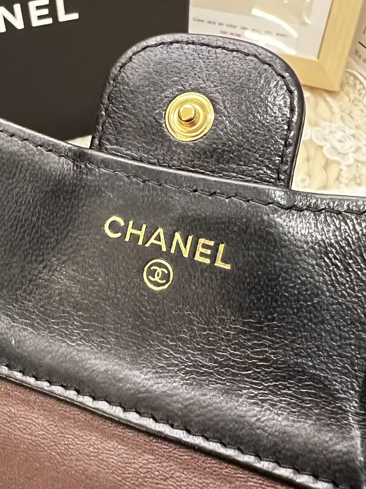 Chanel Classic Small Flap Wallet (Lambskin)