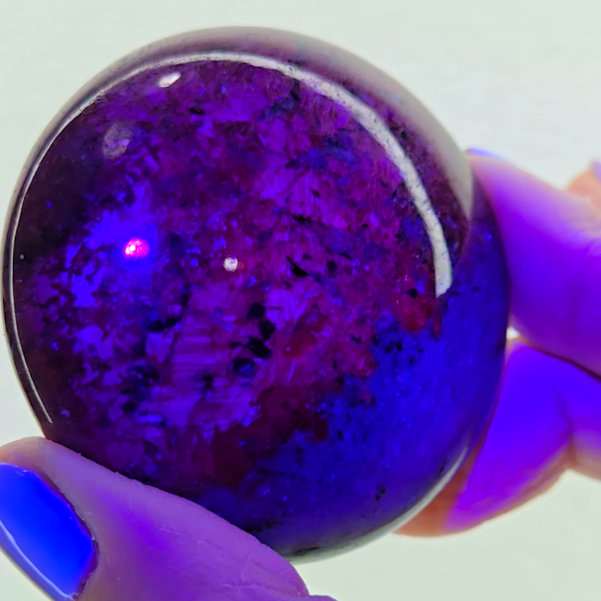 Ruby in zoisite cabochon with intense UV - RBY1