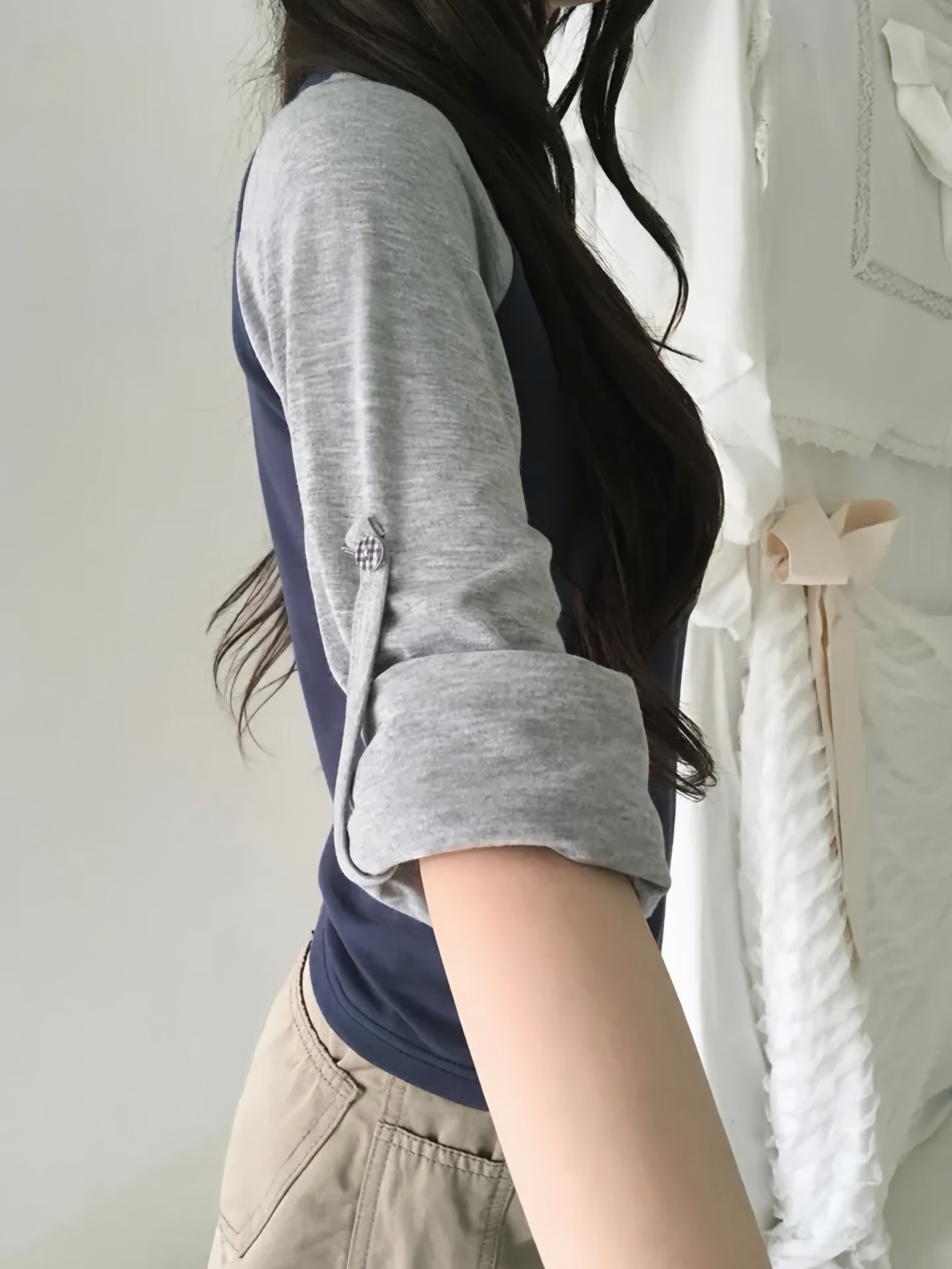 Roll-up Raglan Contrast Top