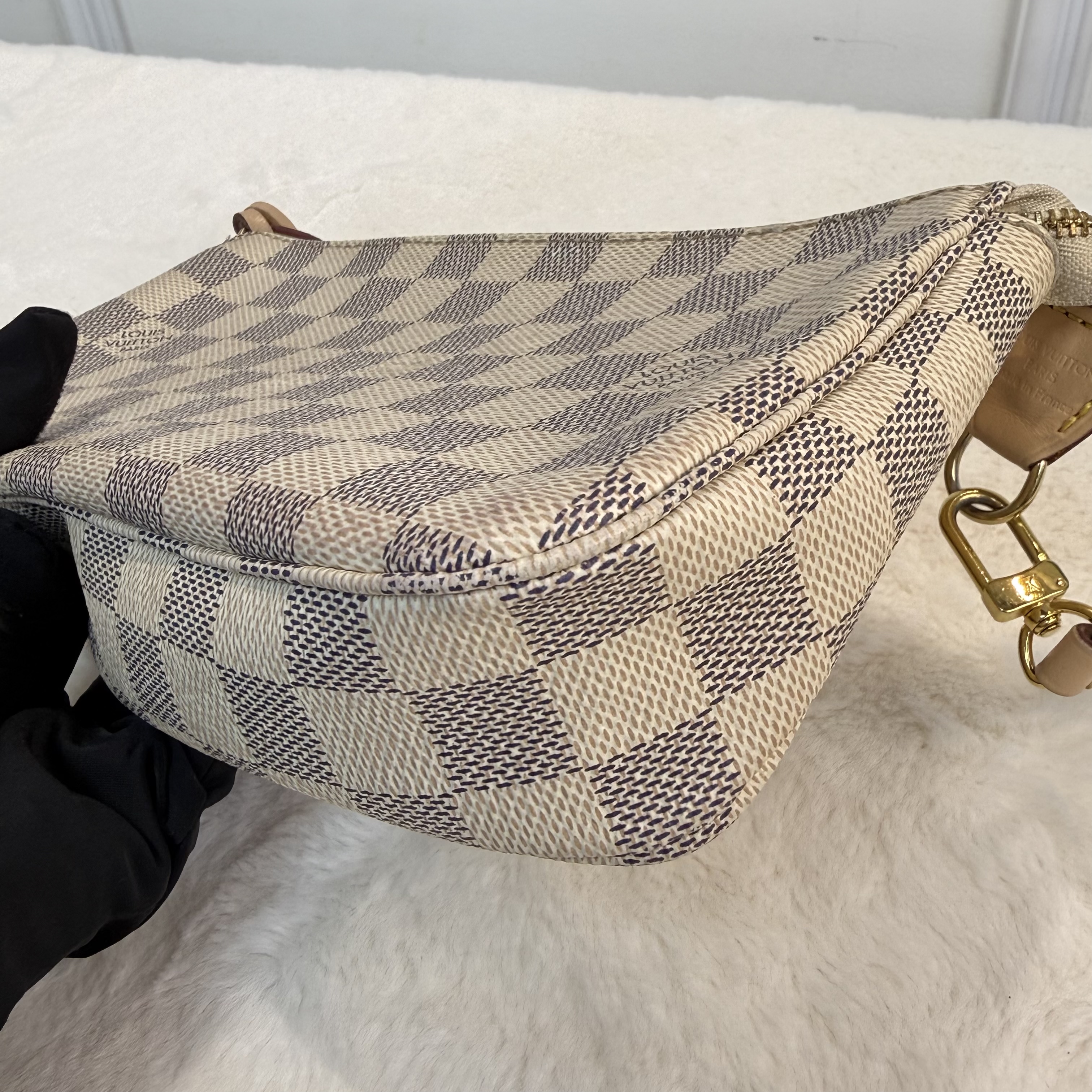 LV/路易威登 麻將包 Damier Azu帆布 白棋盤格腋下包 20年編碼 經典款時尚女士單肩包