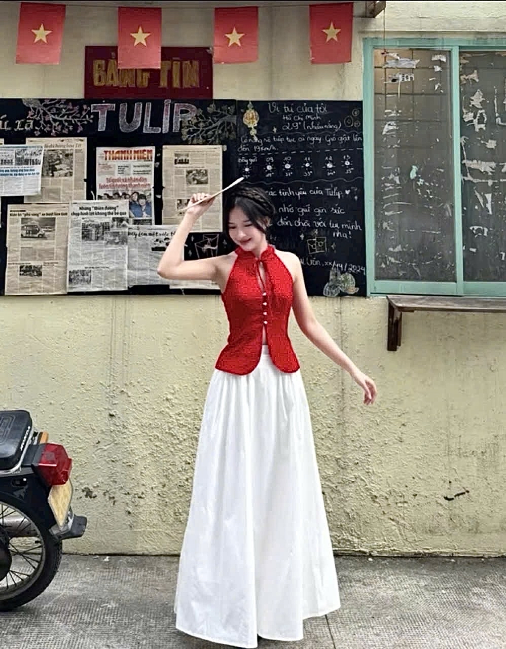 傳統復古風上衣搭配飄逸白裙