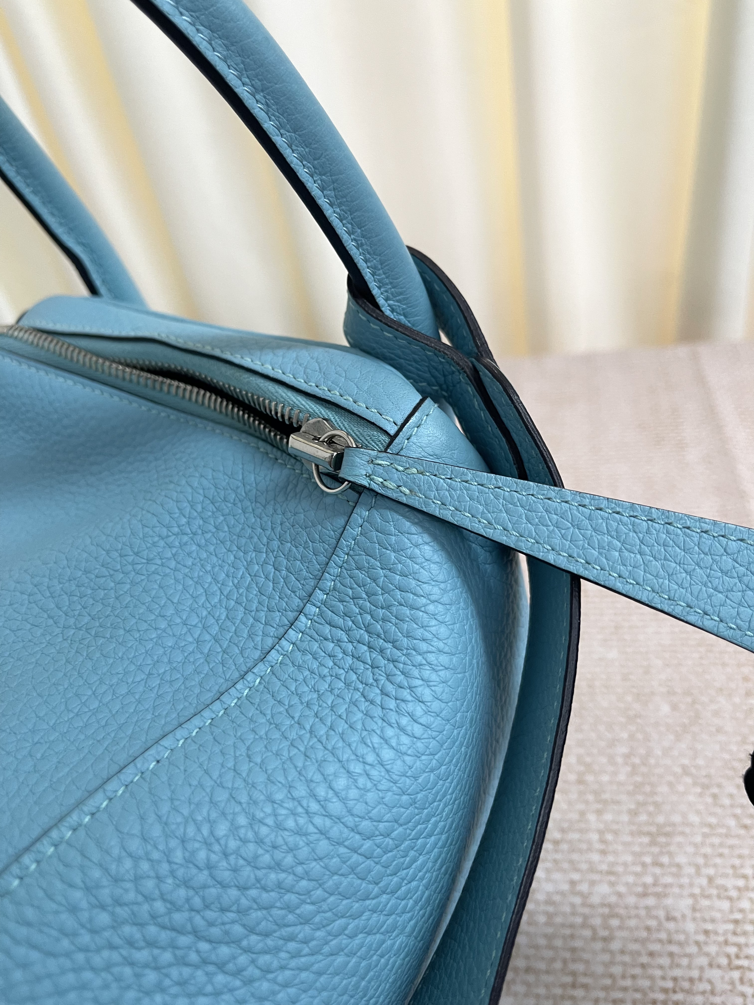 Pre-owned Hermes Lindy 30/ /Stamp T/ Product Code: 26020303