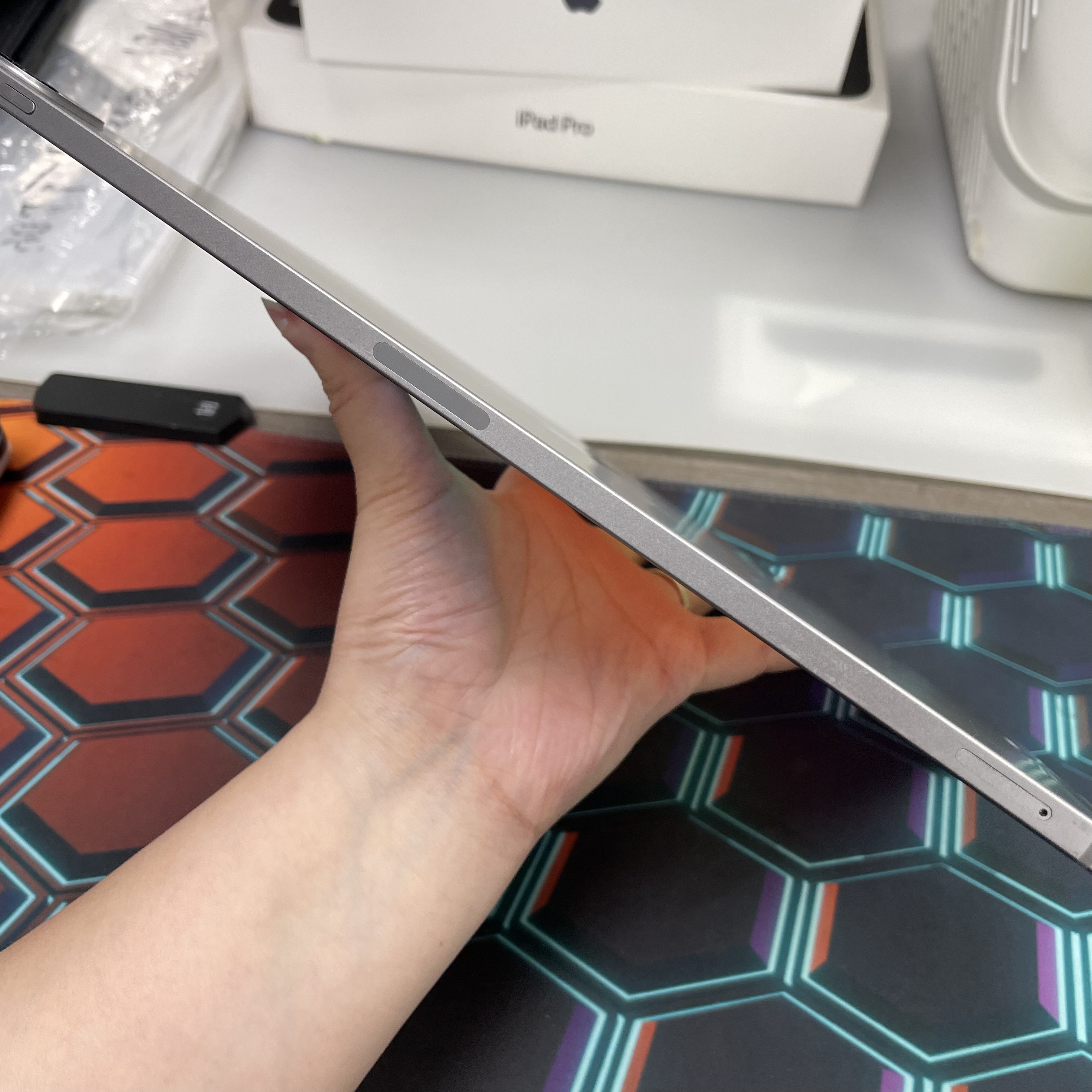 *7748100AB iPad Pro 6 12.9吋 M2 勁靚機 256GB 插卡版灰色 gray