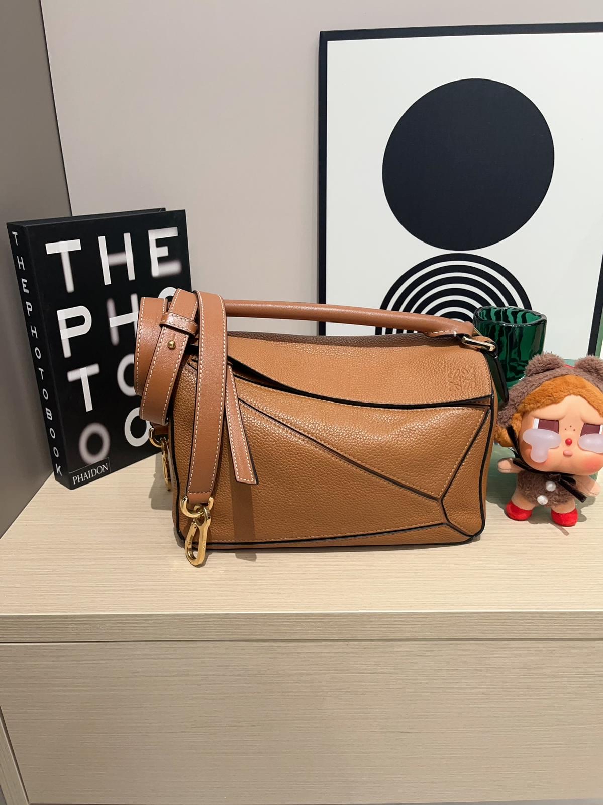 Loewe Puzzle Small Tan Calfskin 100%Authentic, 98%New ✅Tap✅Booklet✅Dust bag
