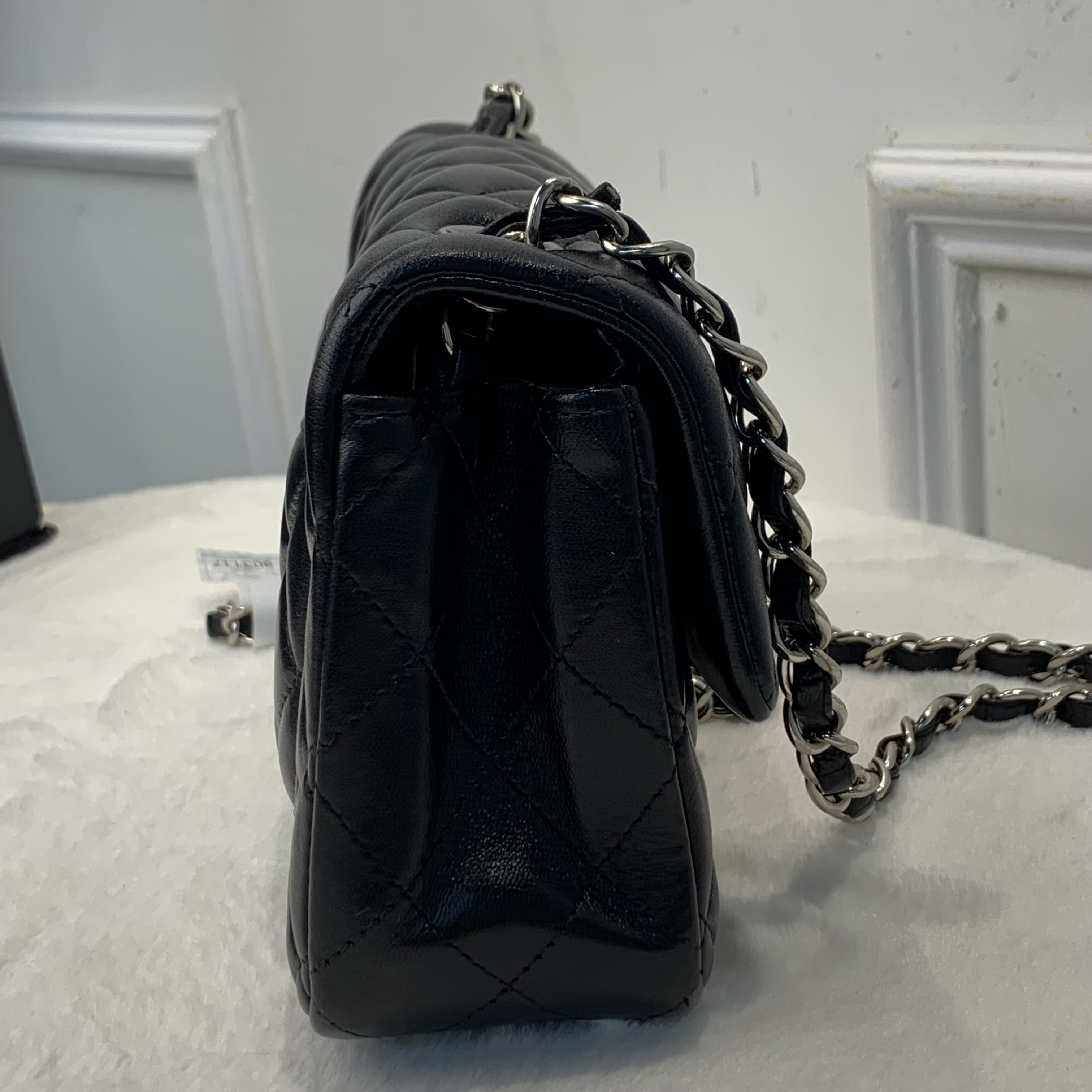 Chanel 大Mini黑羊皮 好睇又大容量Chanel 情人節必送💌