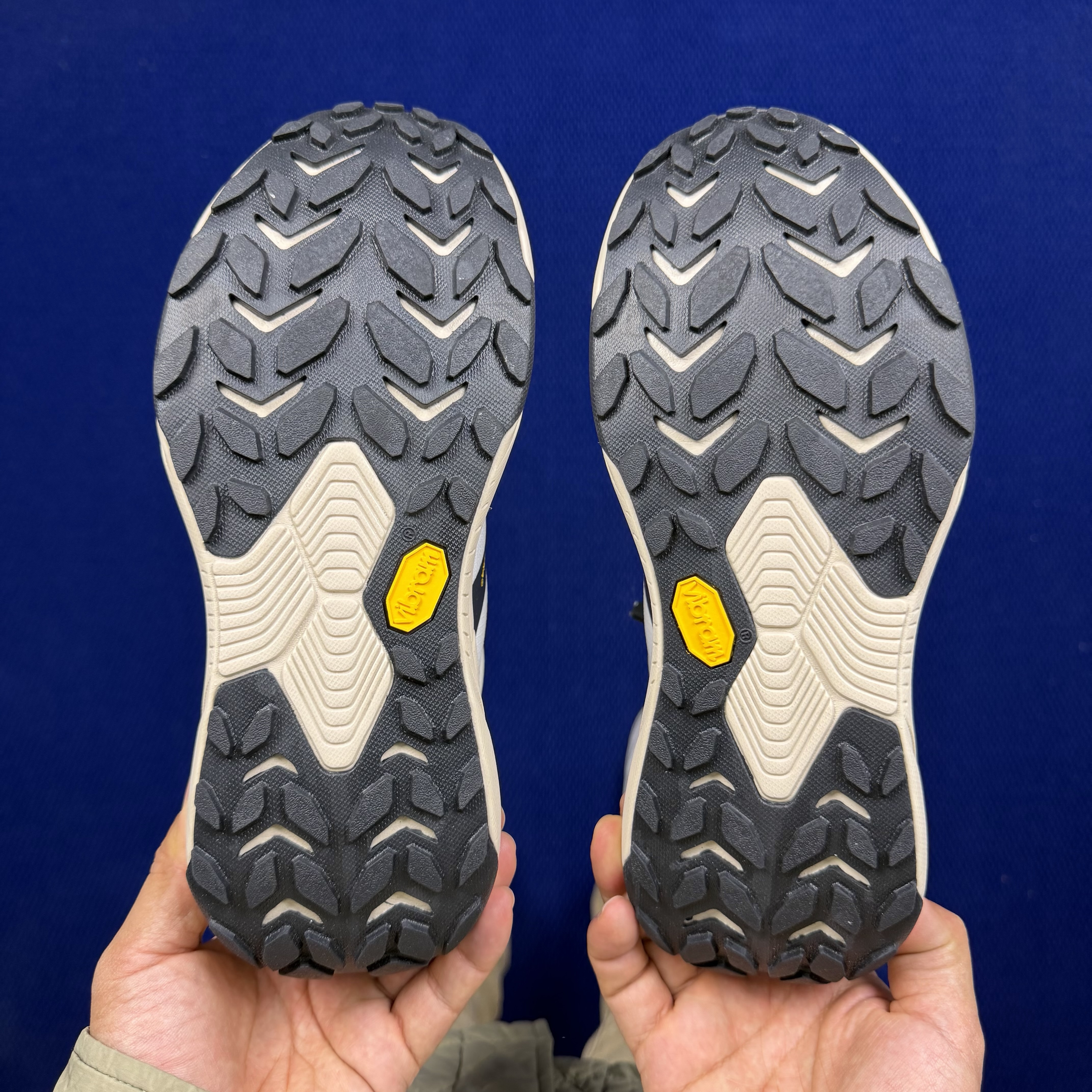 Hoka One One Transport