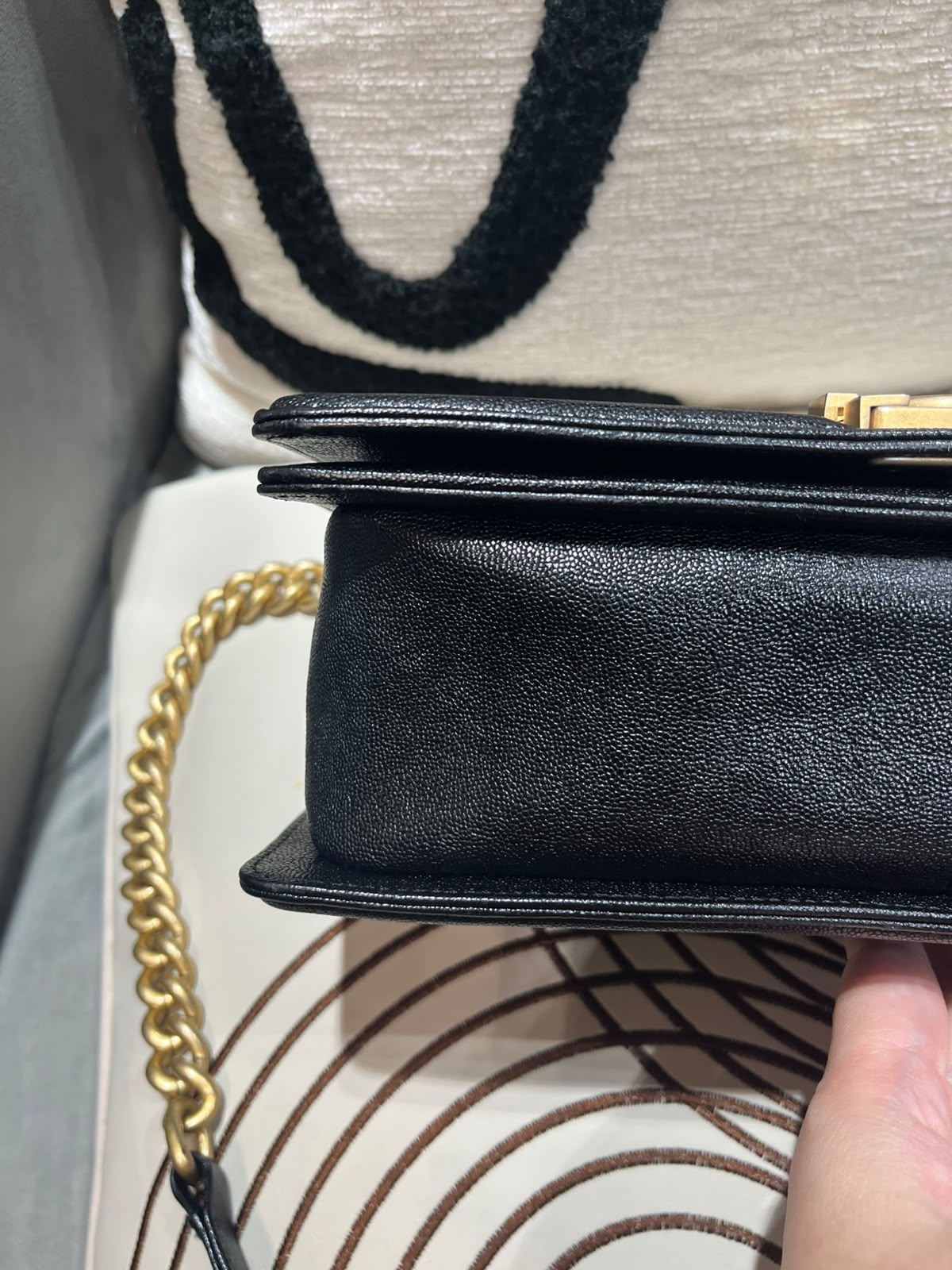 Chanel boy medium 黑色魚子醬牛皮 100%Authentic,90%New ✅貼✅塵袋