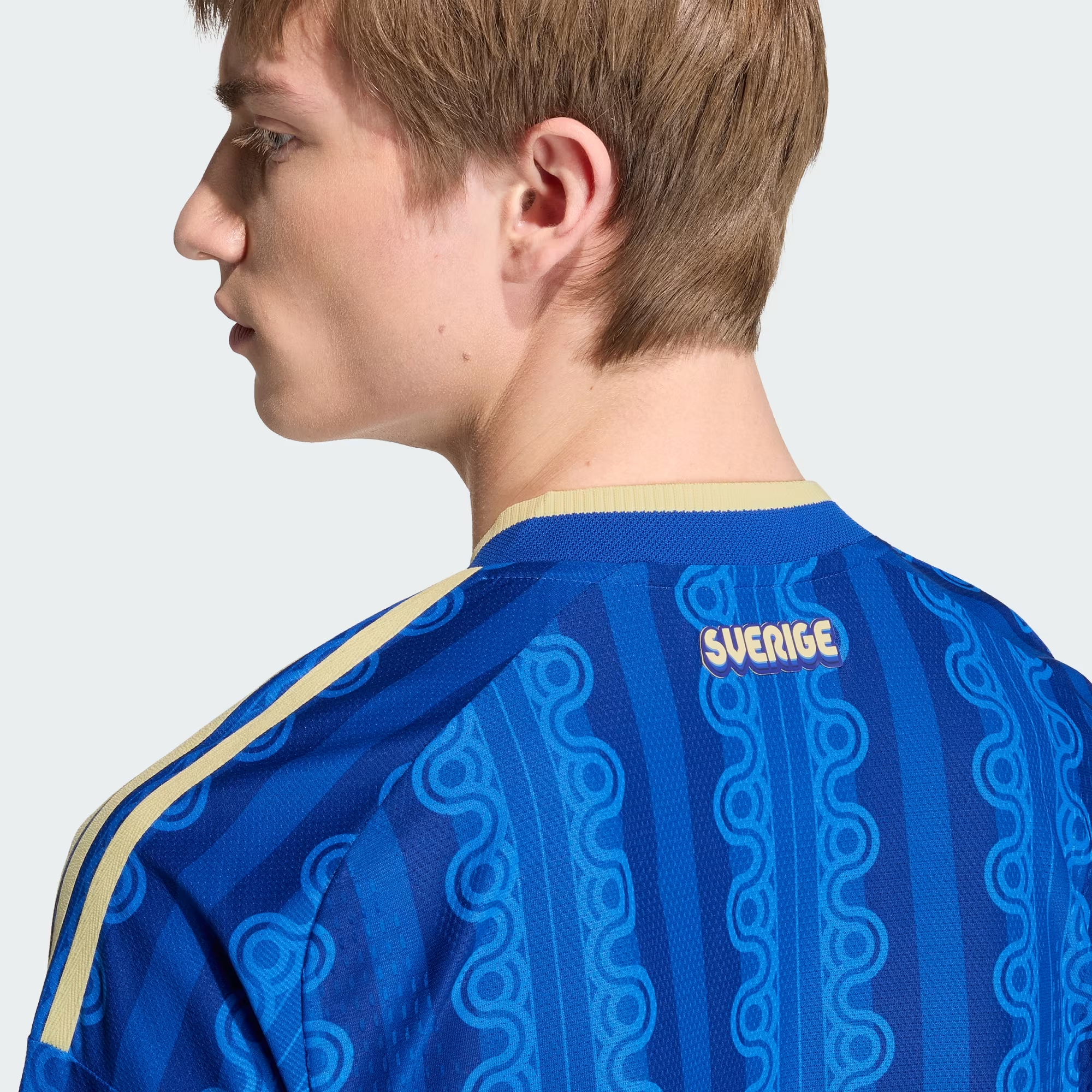 Adidas Sweden 瑞典 2026-27 作客球員版球衣 (可加印字章) KC3041