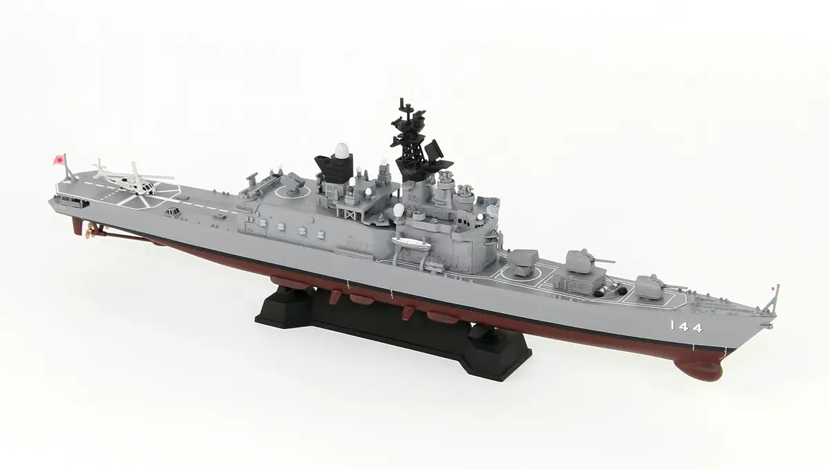 1/700 Japanese battleship Yamato (Operation Ten-Go/1945) Special Edition (with Wooden Deck Decal)