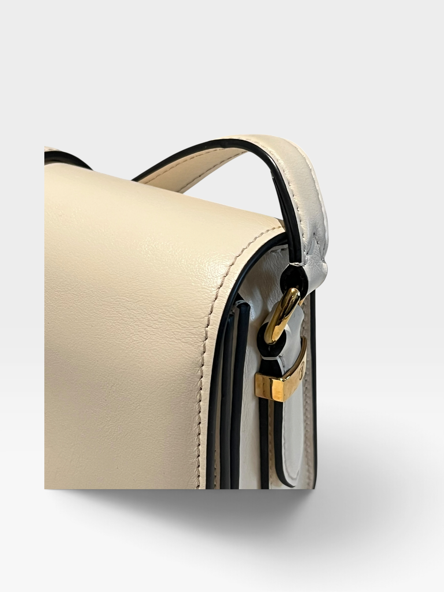 Pre-Owned LV Smooth Calfskin LV Pont 9 shoulder bag / Product Code: 091804