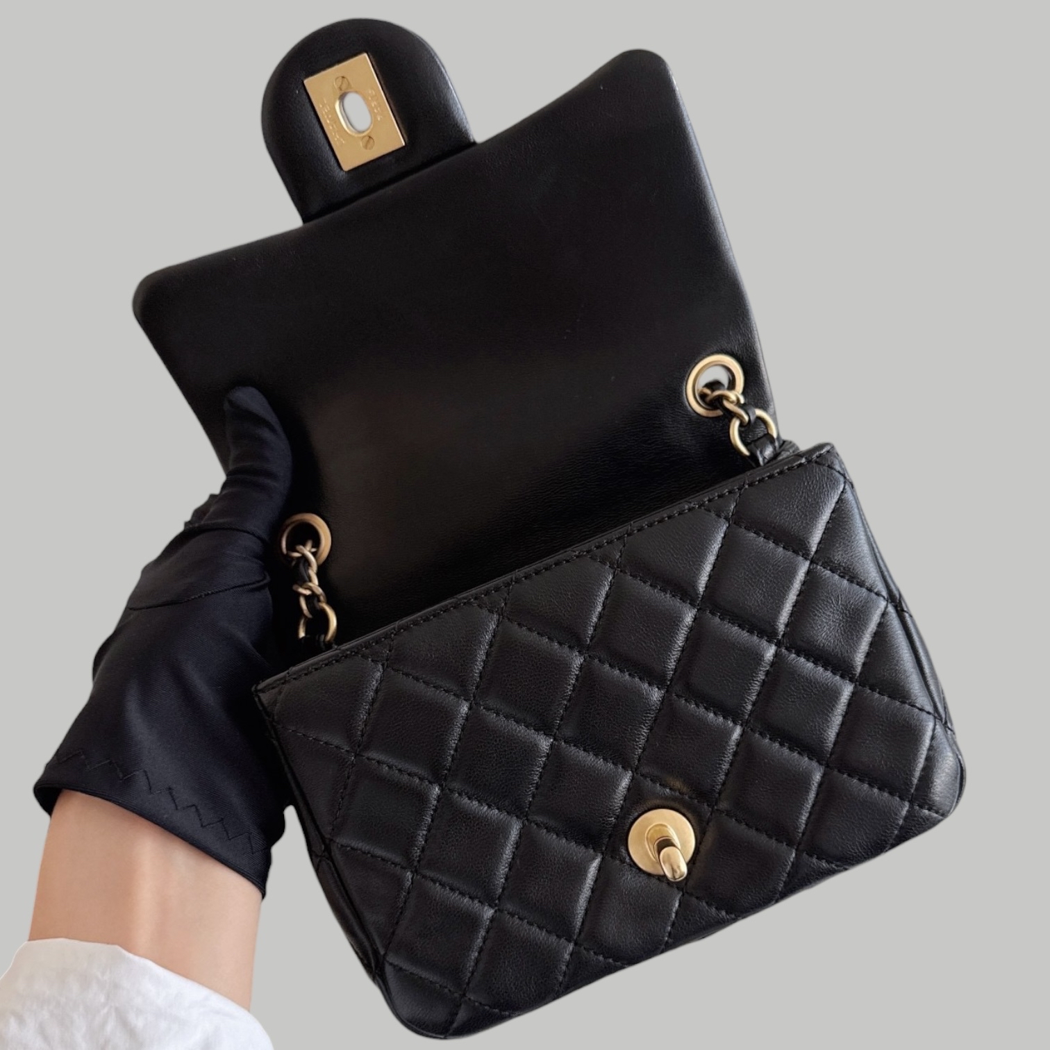 Chanel Lambskin 方胖金球