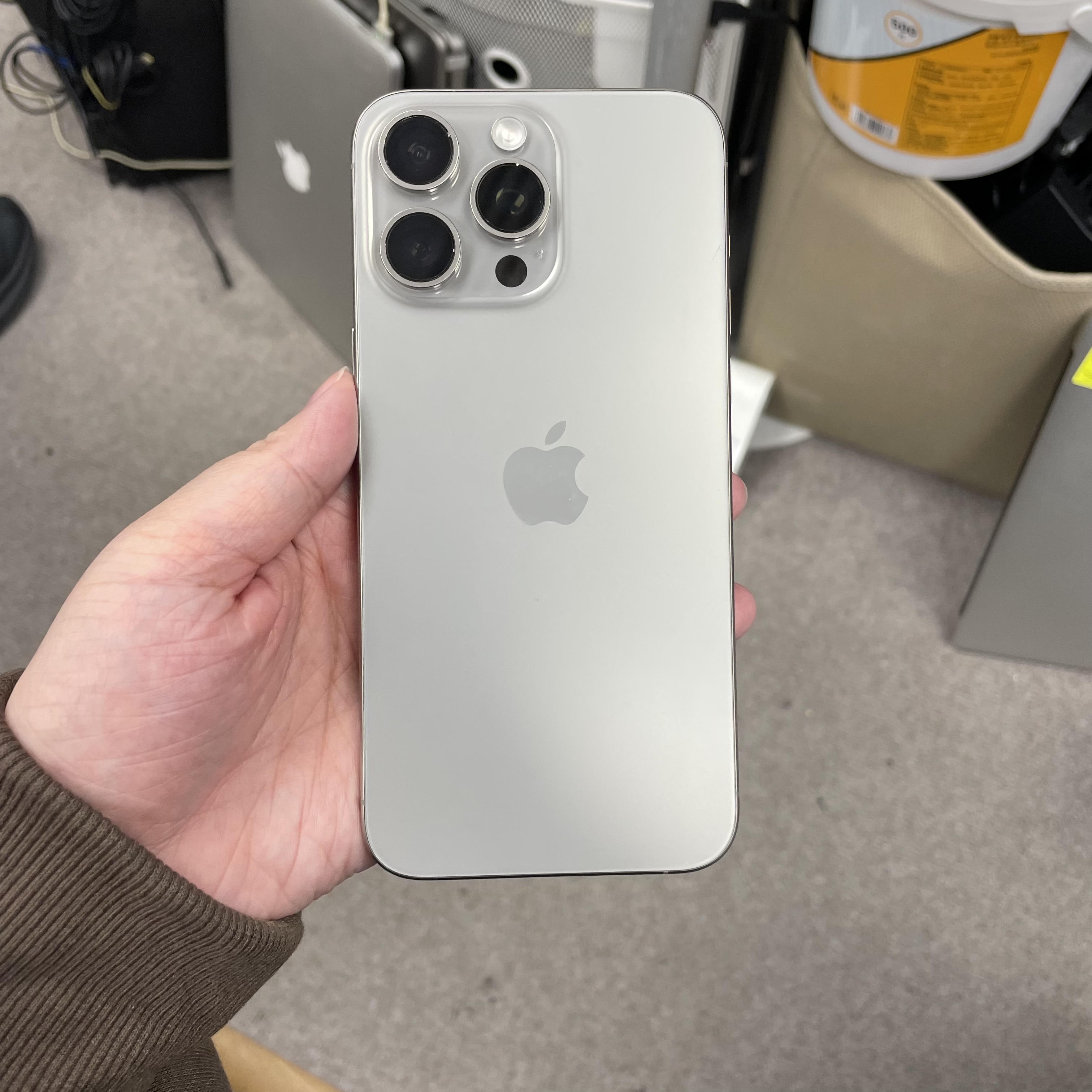 *6027 15 Promax 勁靚機 256GB 電85 原色 gray