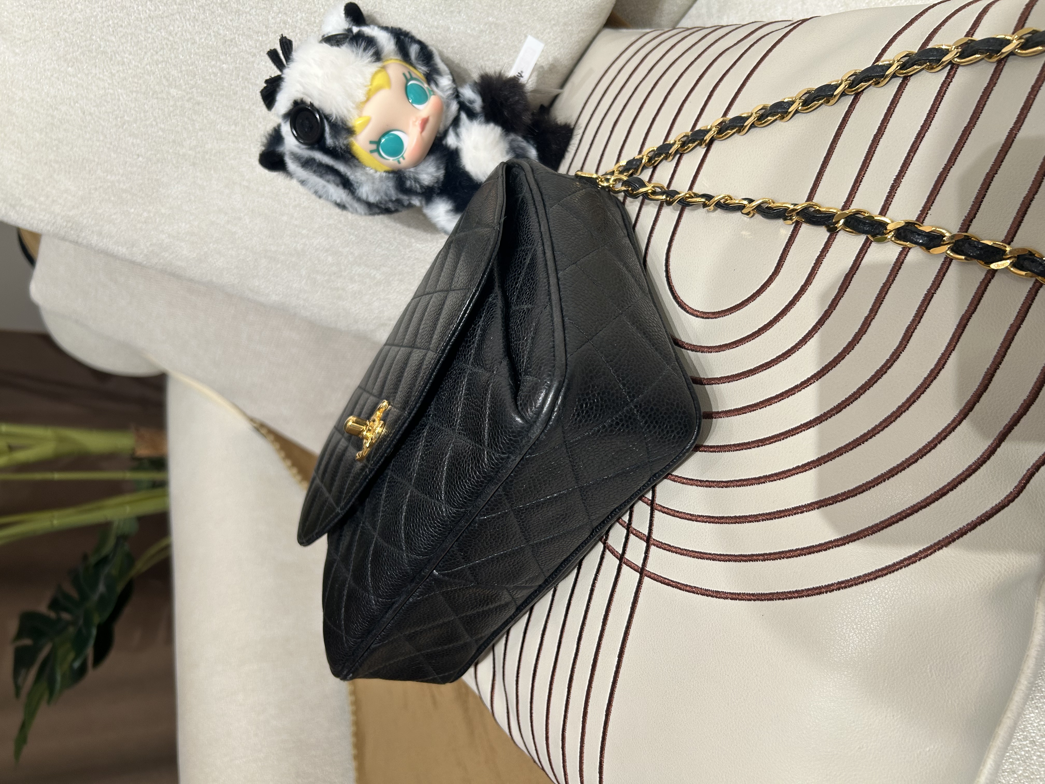 chanel vintage shoulder bag 黑色荔枝牛皮金球 100%Authentic, 90%new ✅dust bag ✅box