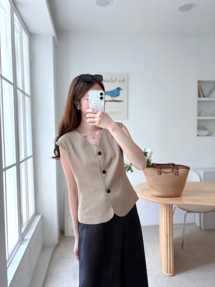 Signature Linen Blend Vest (Camel)