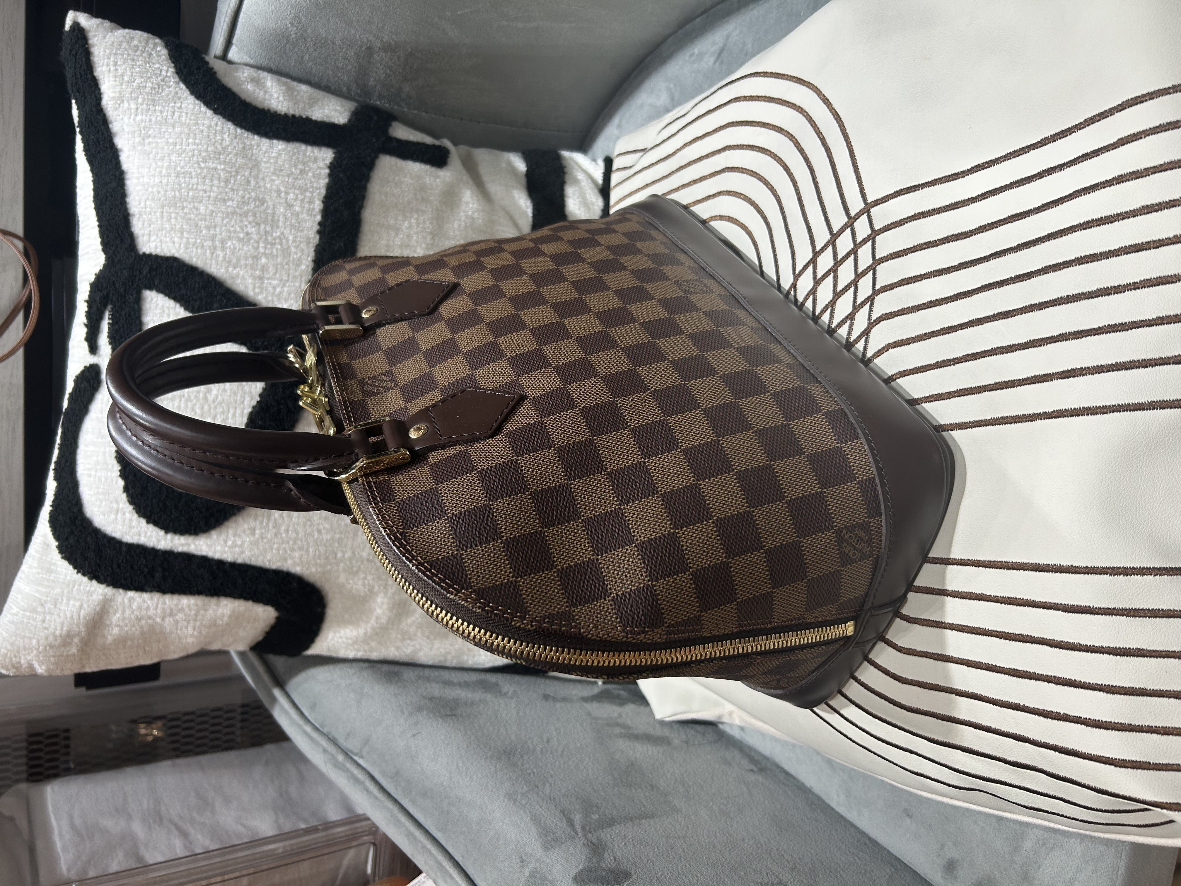 LV Alma PM Damier 100%Authentic, 98%New ☑️Dust bag