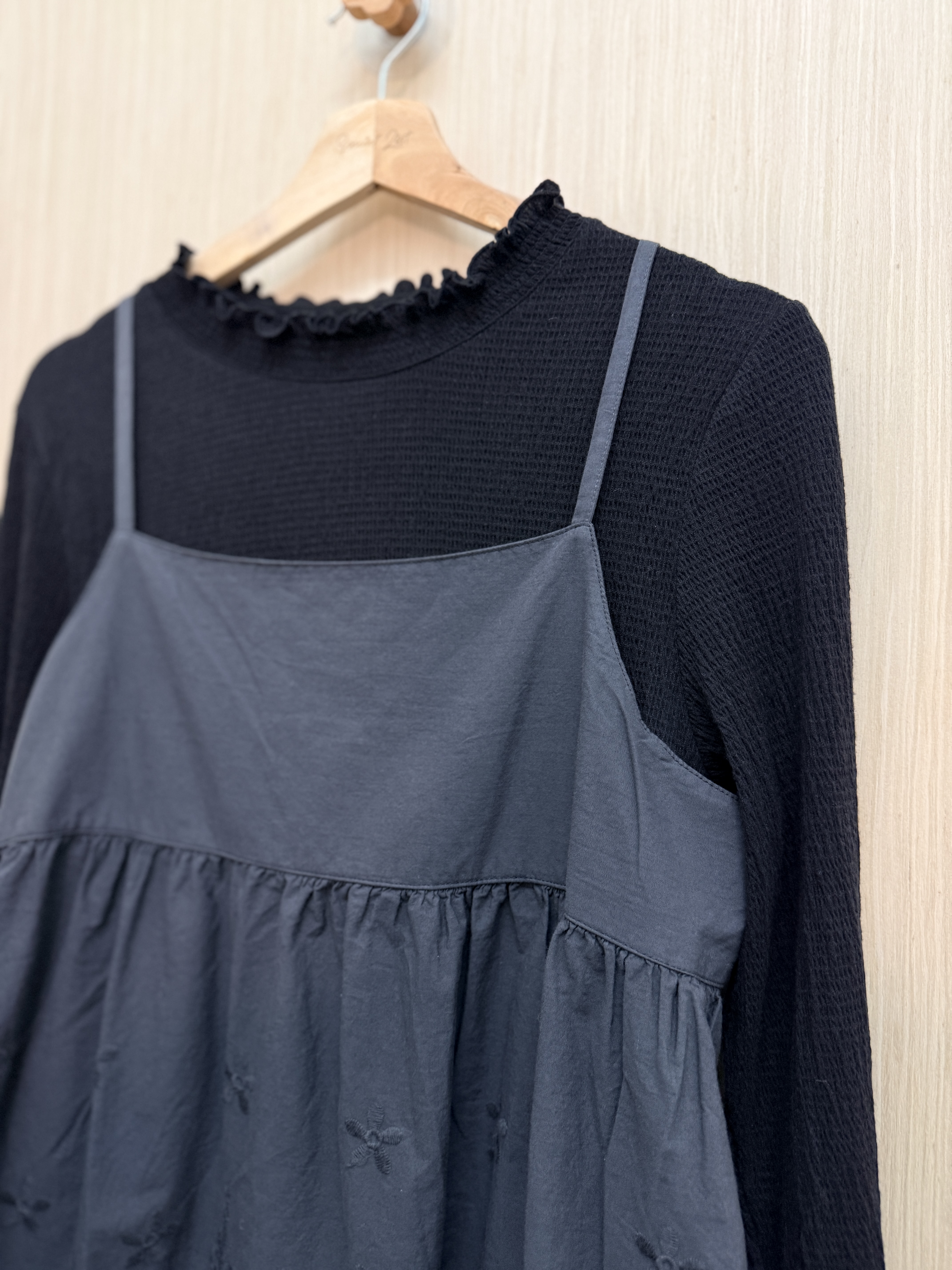 平口通花吊帶（炭灰色）