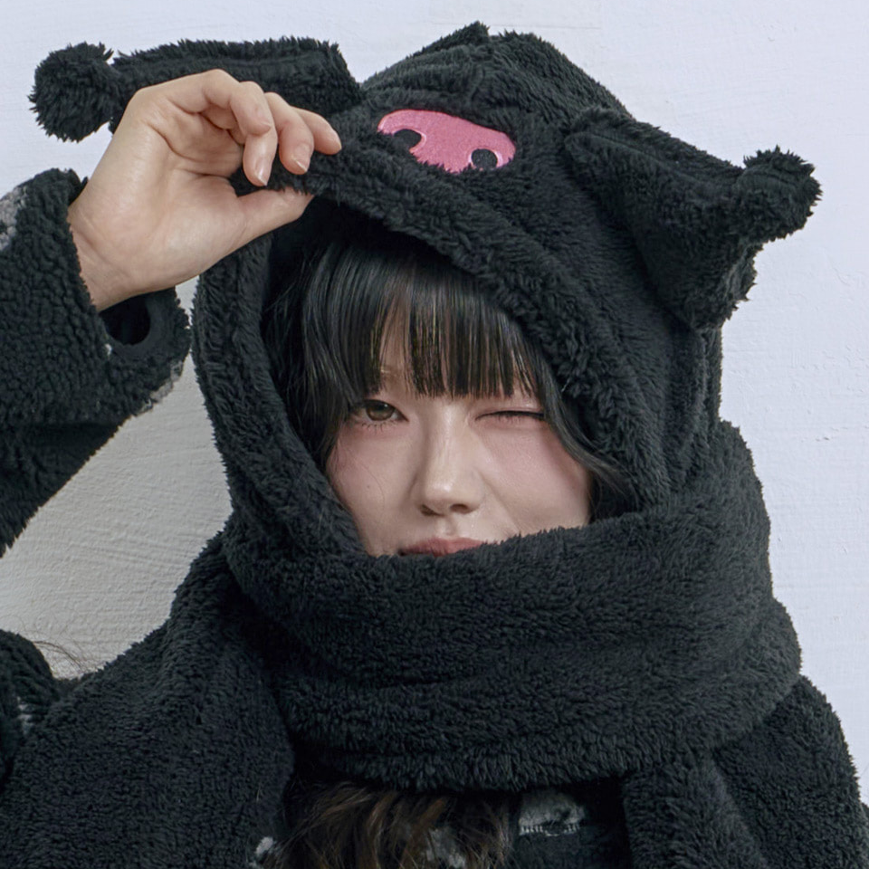 Venhit x Kuromi Signature Hooded Muffler