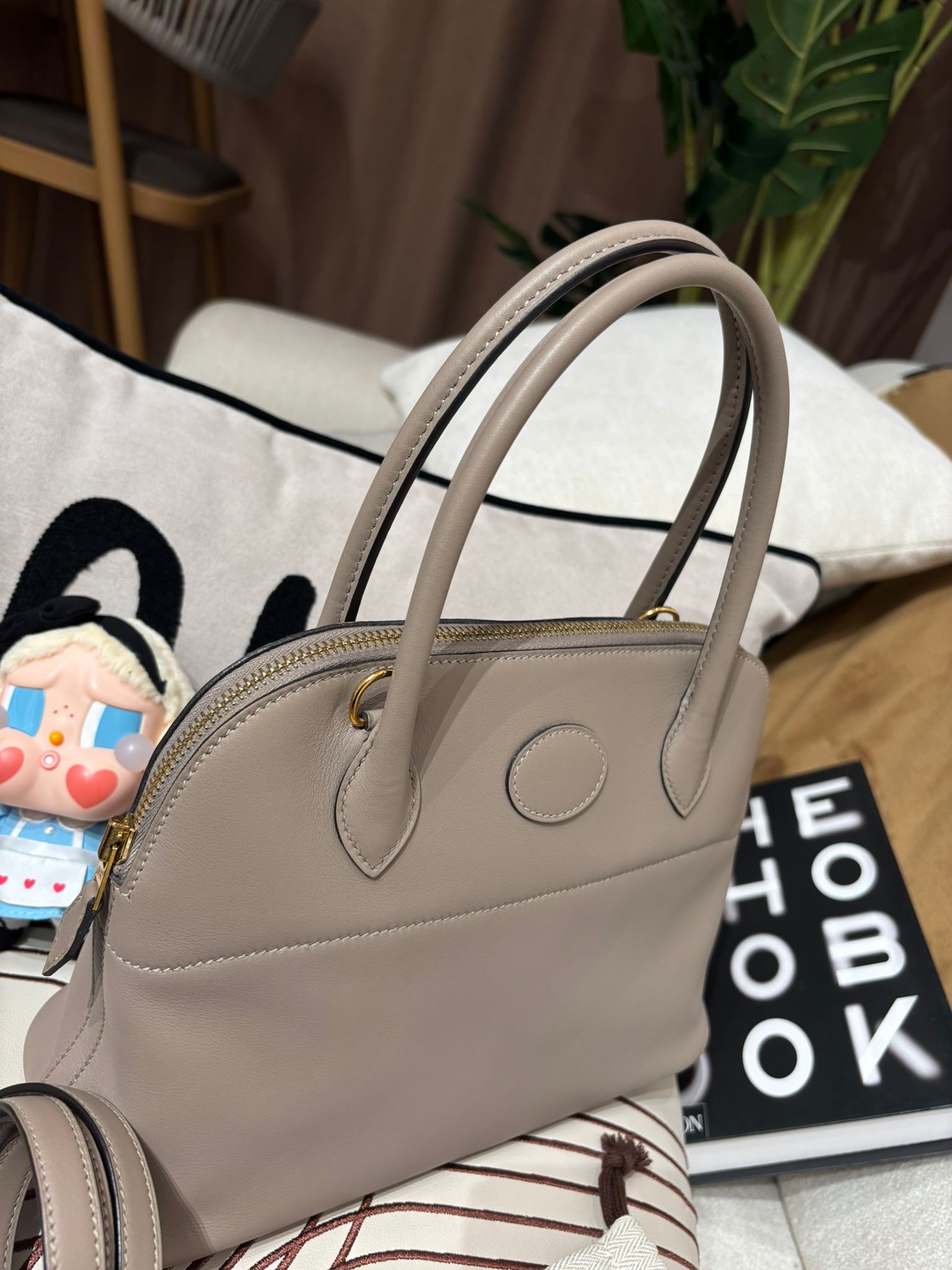 Hermes Bolide 27 Stamp A 銀行灰 100%Authentic, 98%New ✅Strap✅Dust bag