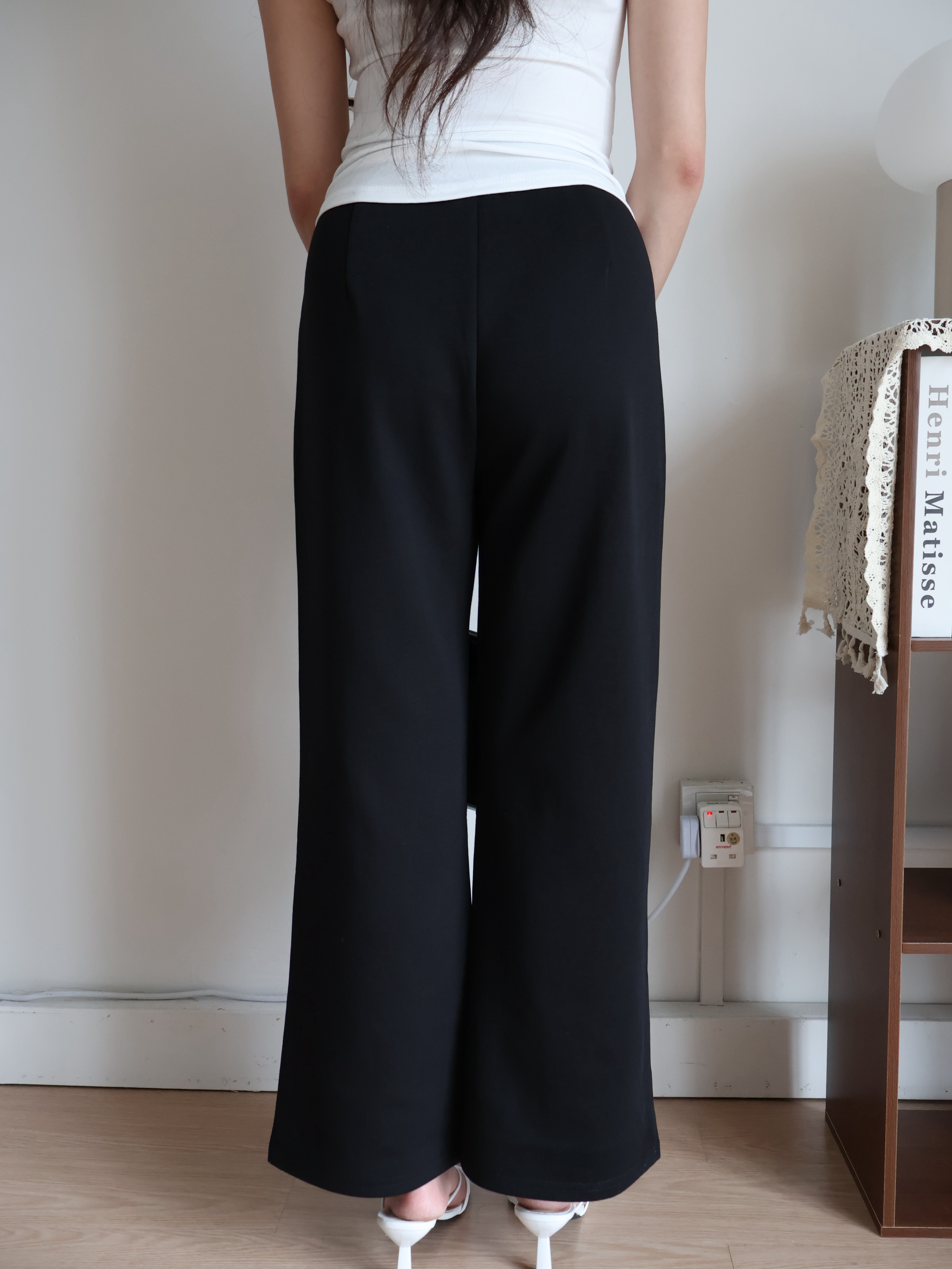 Jovy Straight Leg Pants | Black