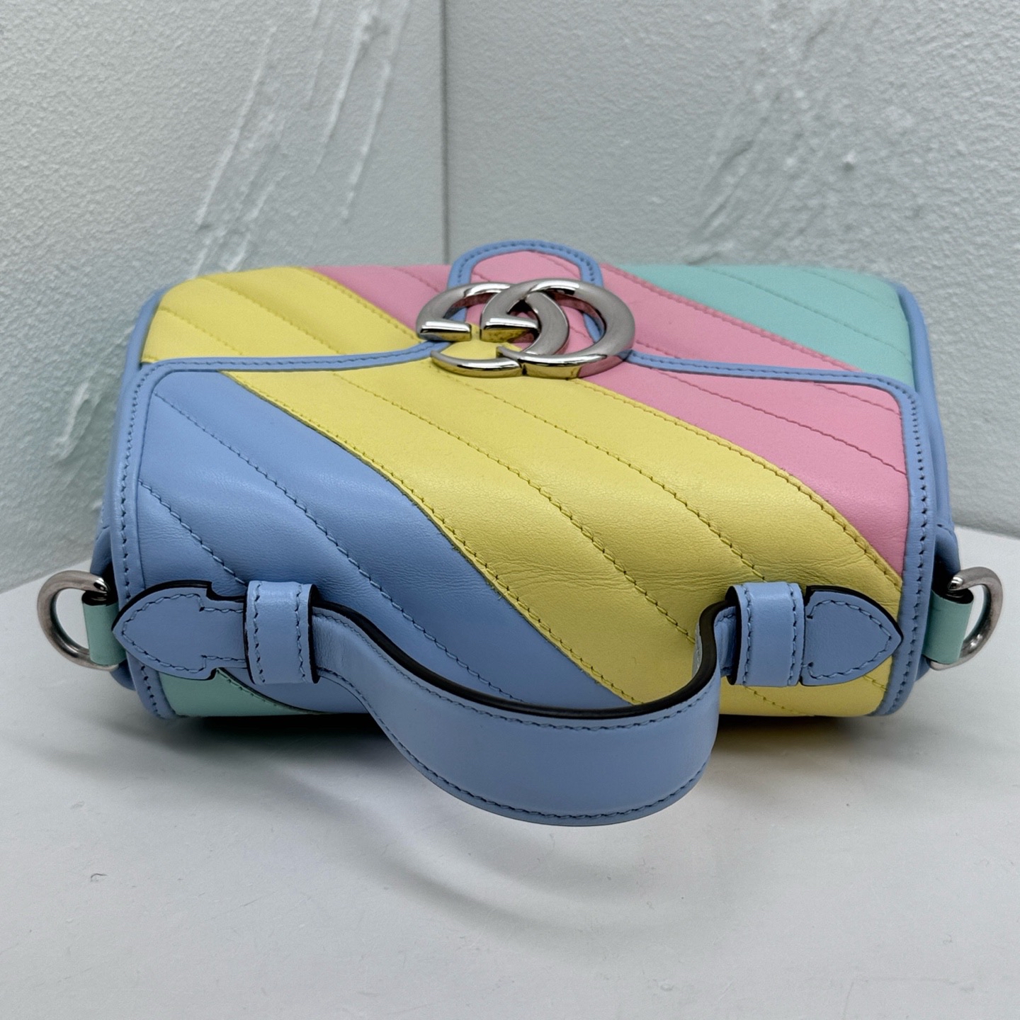 Pre-Owned Gucci GG Marmont Multicolored Quilted Leather Mini Top Handle Bag / Product Code: 26041928