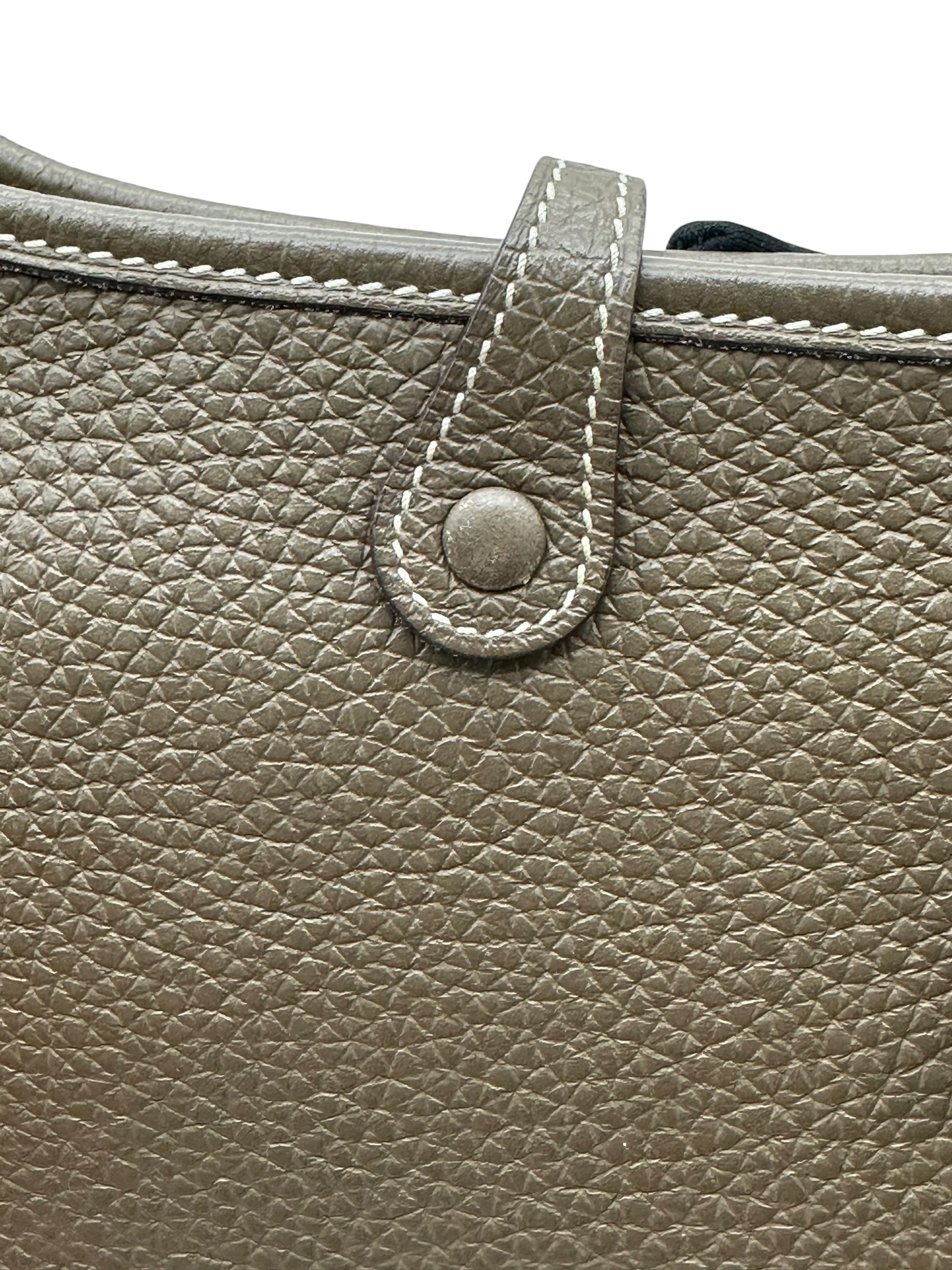 Pre-owned HERMÉS Mini E Stamp U / Product Code: 070603